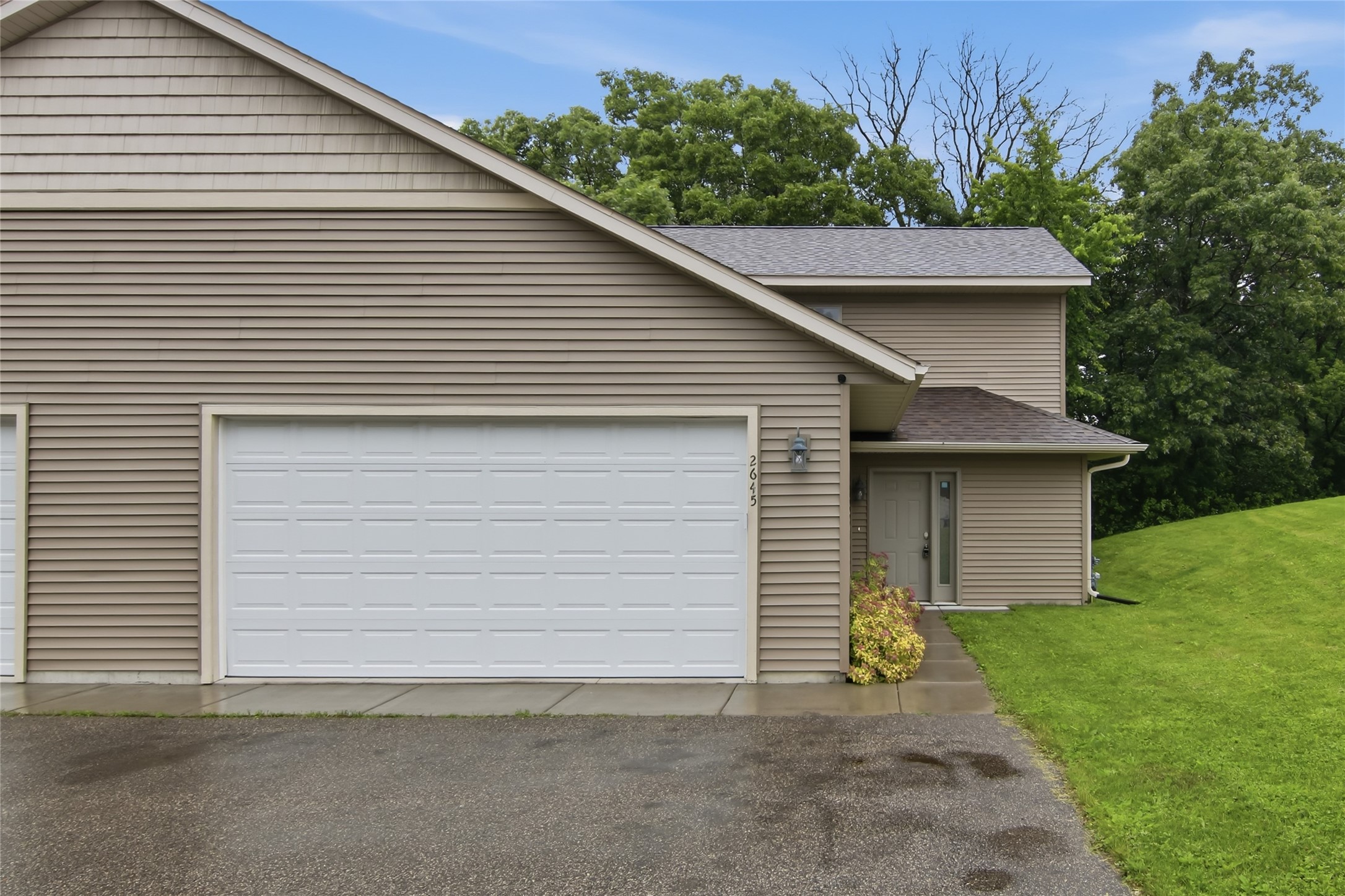 2645 Sessions Street Property Photo 1
