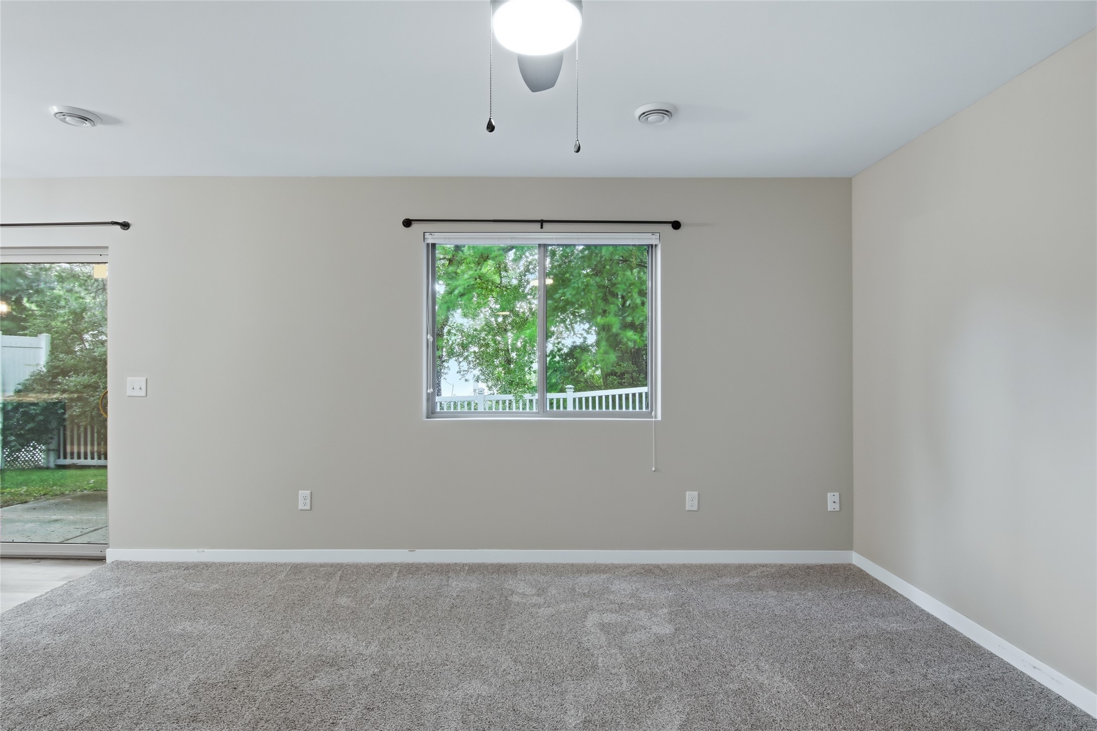 2645 Sessions Street Property Photo 3
