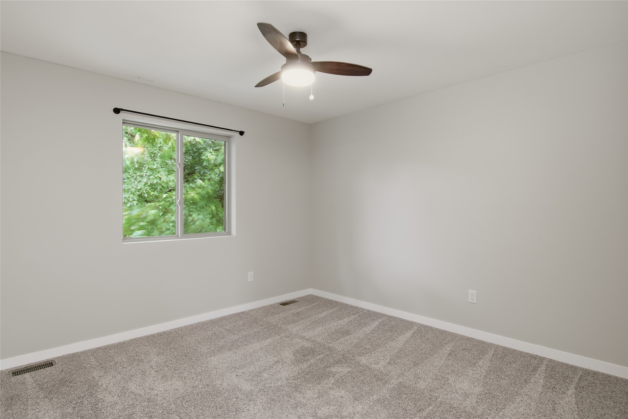 2645 Sessions Street Property Photo 13
