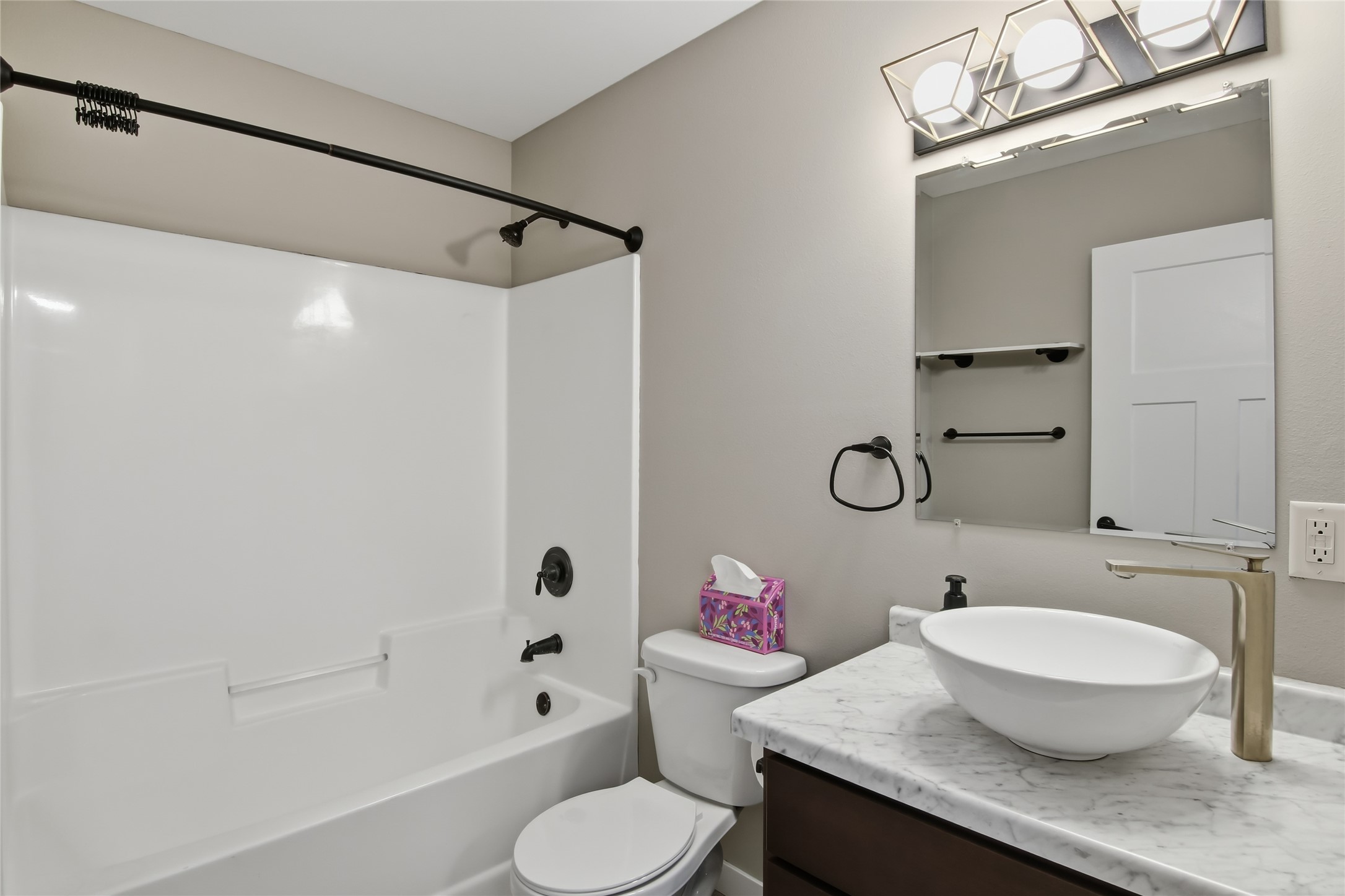 2645 Sessions Street Property Photo 20
