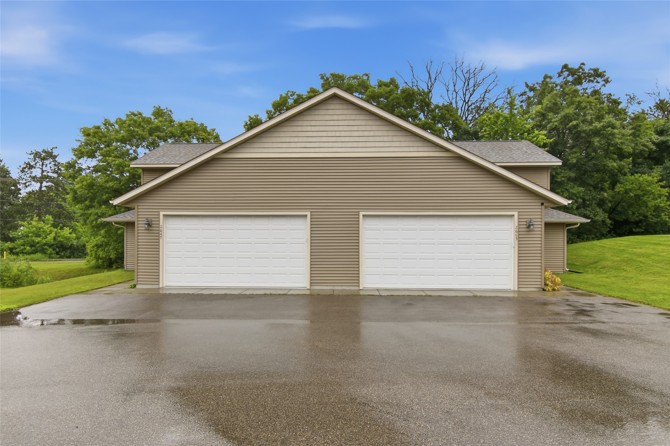 2645 Sessions Street Property Photo 32