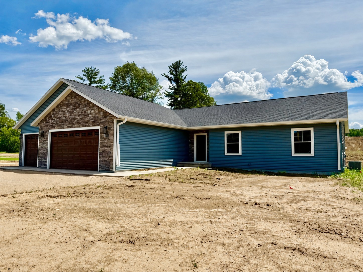 1347 Knapp Street Property Photo 2