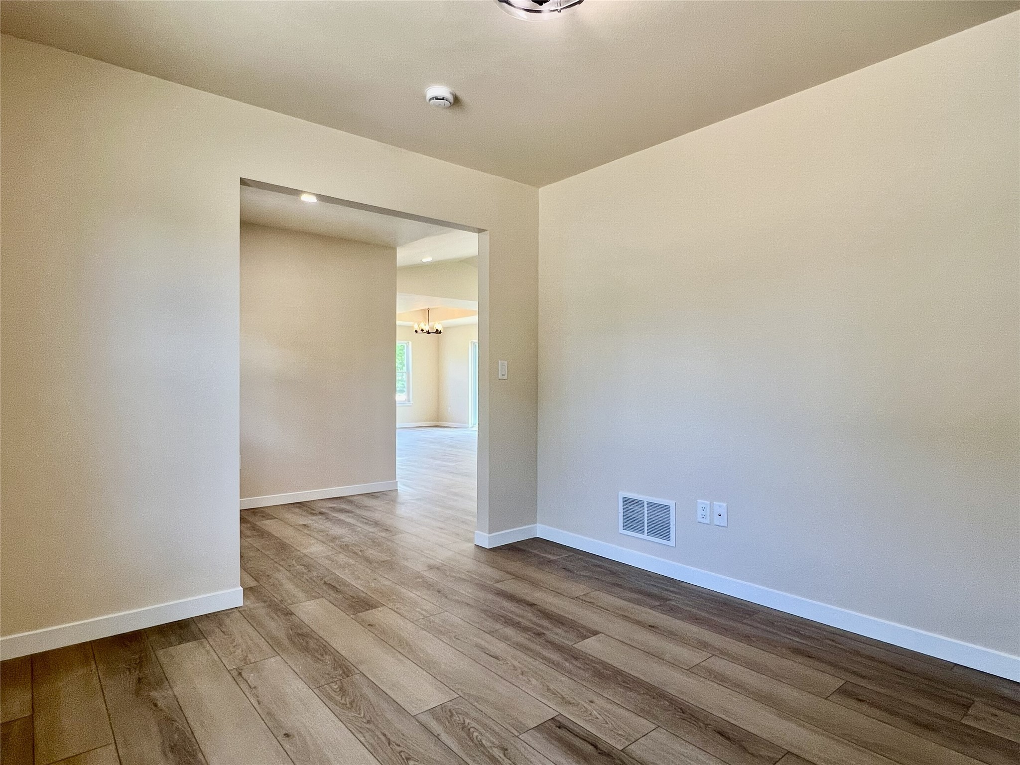 1347 Knapp Street Property Photo 6