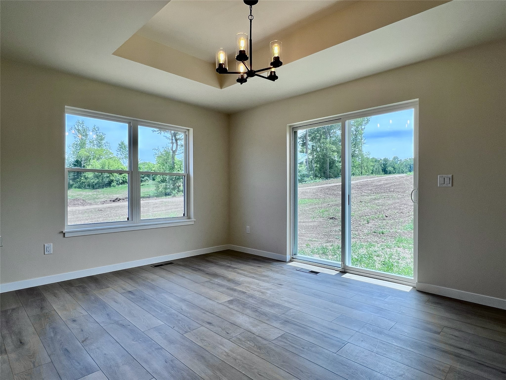 1347 Knapp Street Property Photo 9