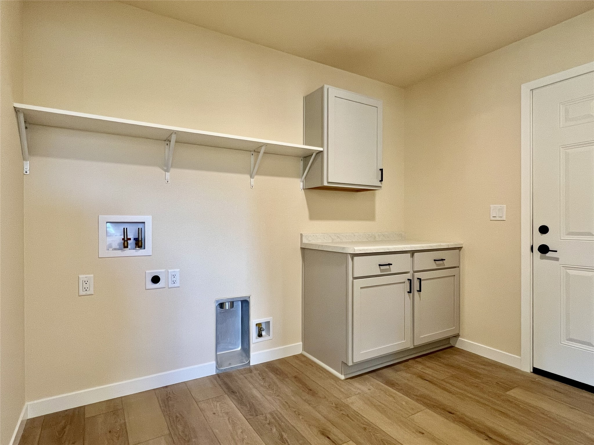 1347 Knapp Street Property Photo 27