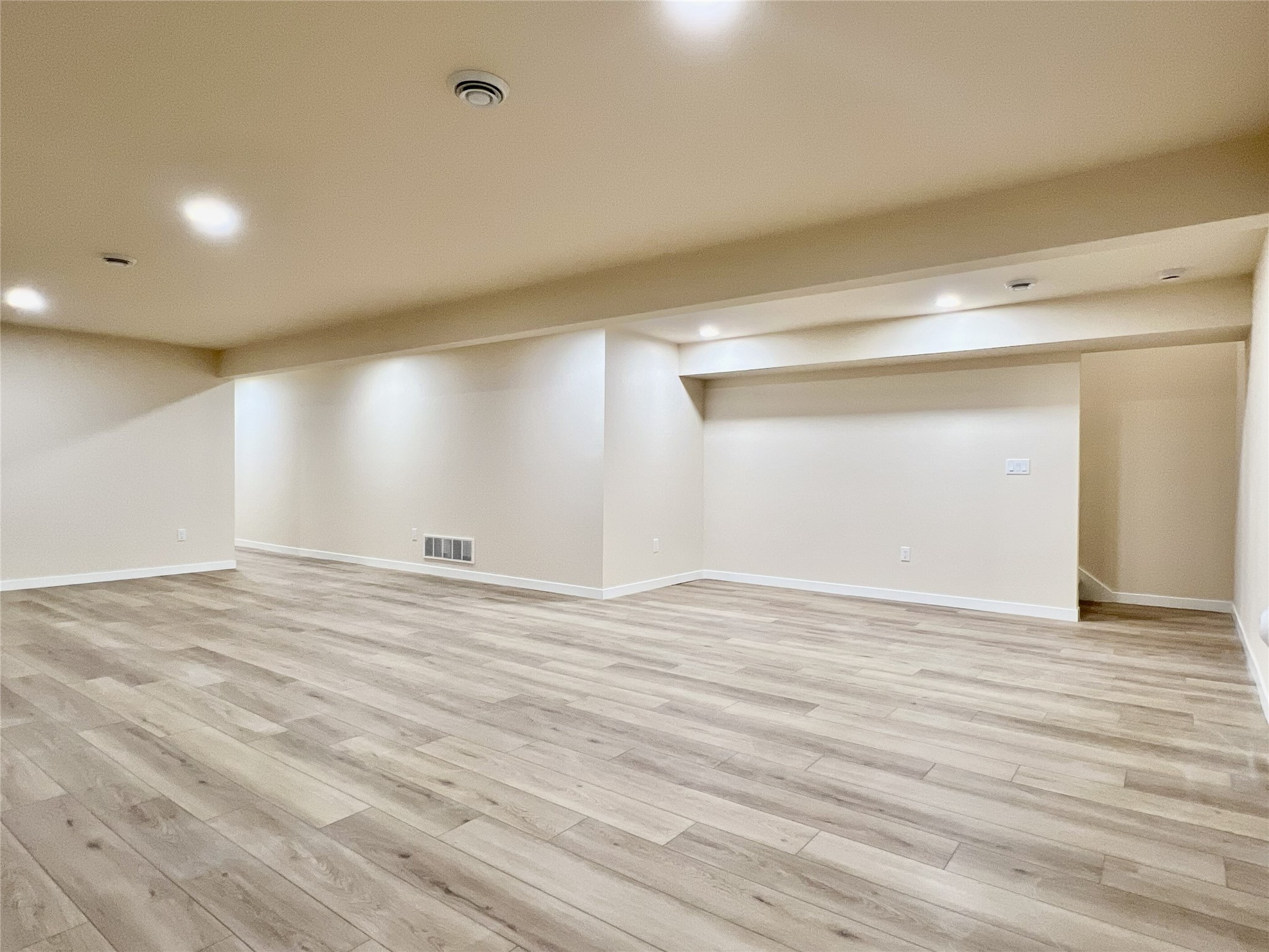 1347 Knapp Street Property Photo 35