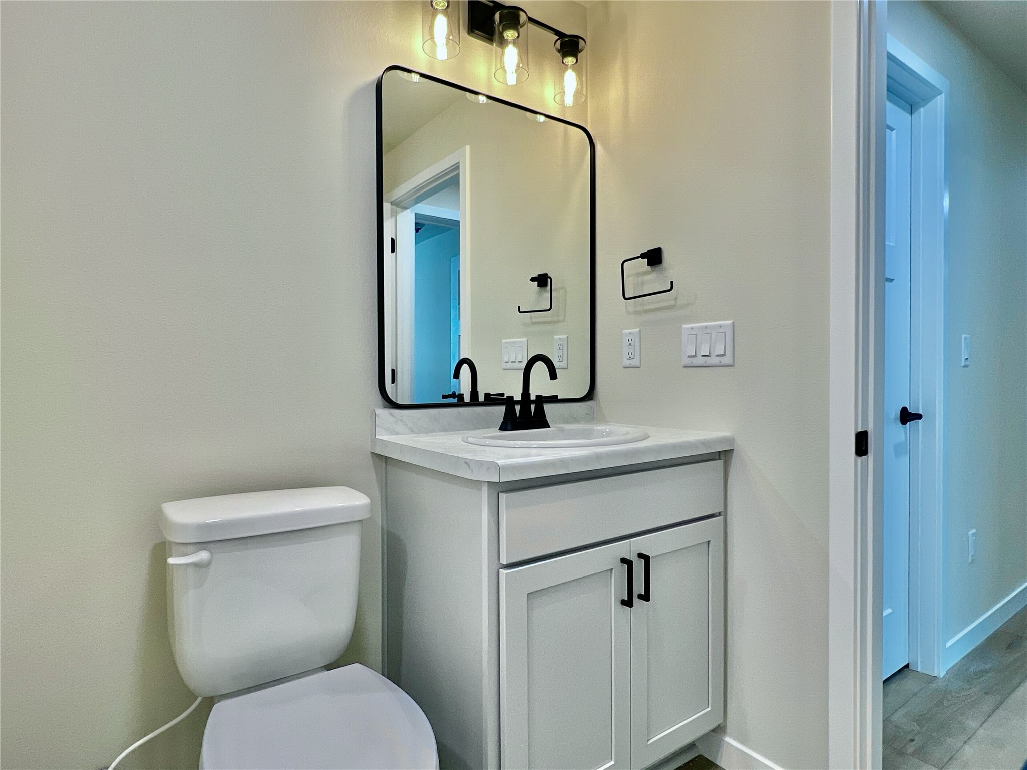 1347 Knapp Street Property Photo 41