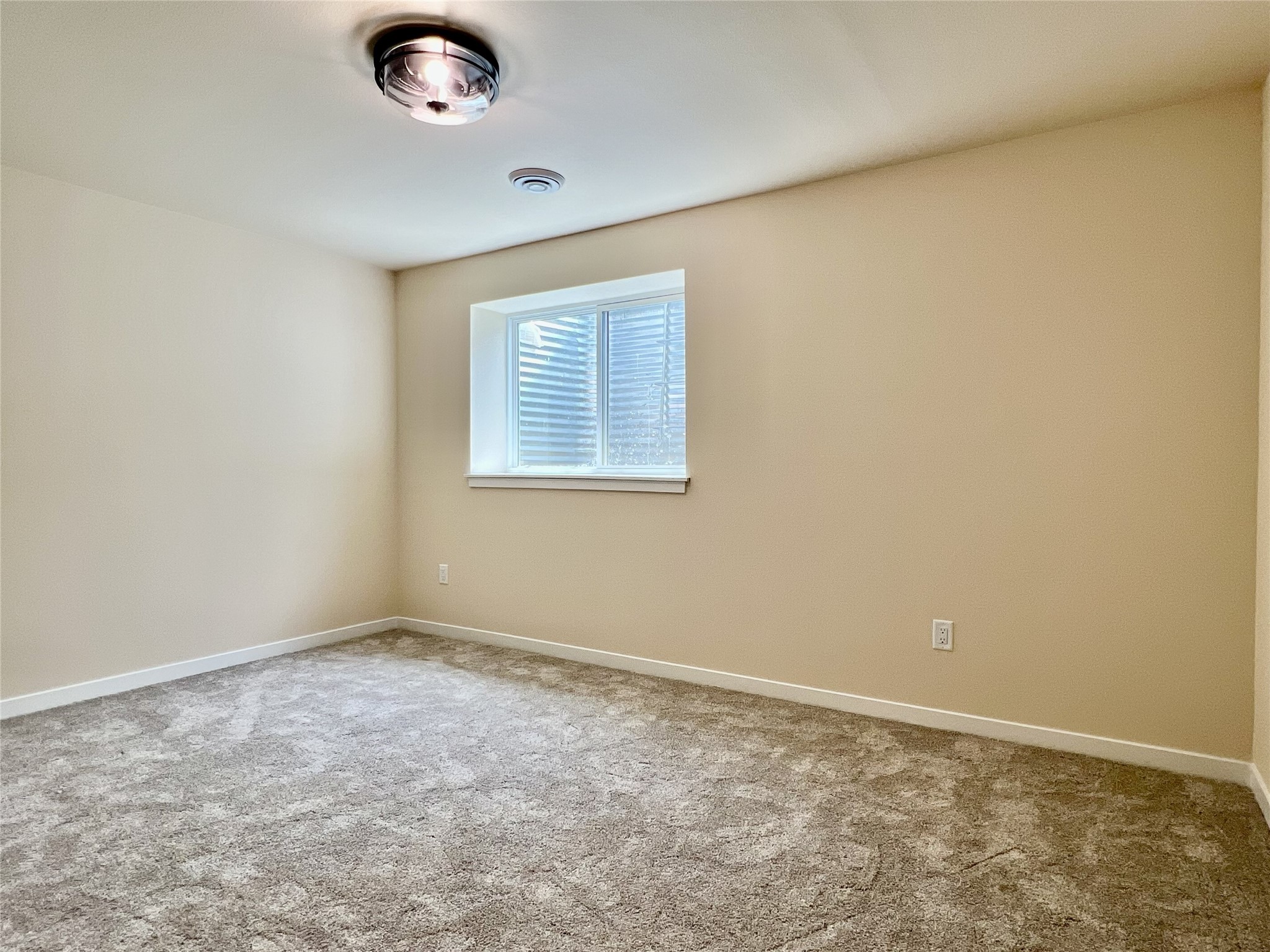1347 Knapp Street Property Photo 42