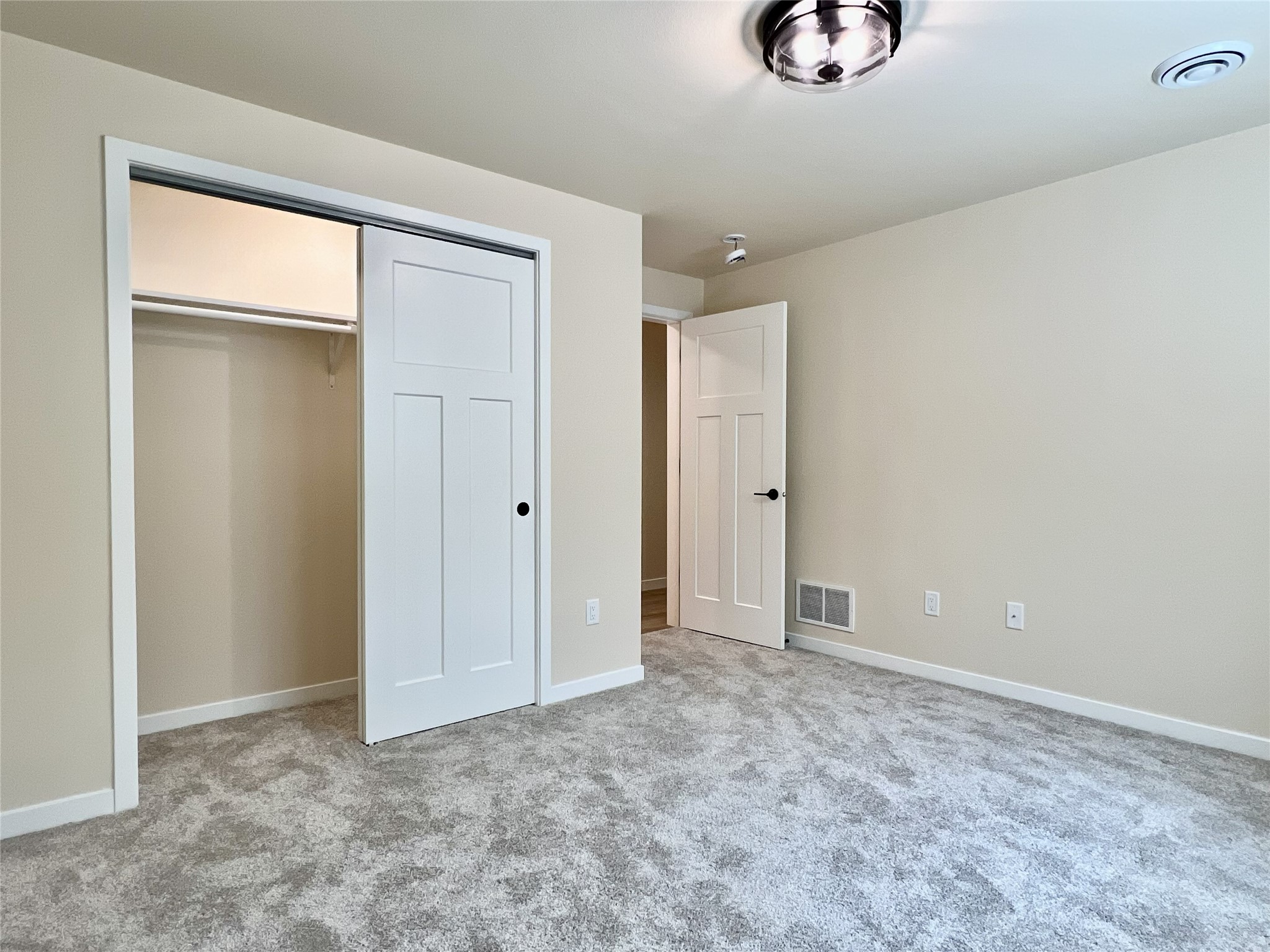1347 Knapp Street Property Photo 43