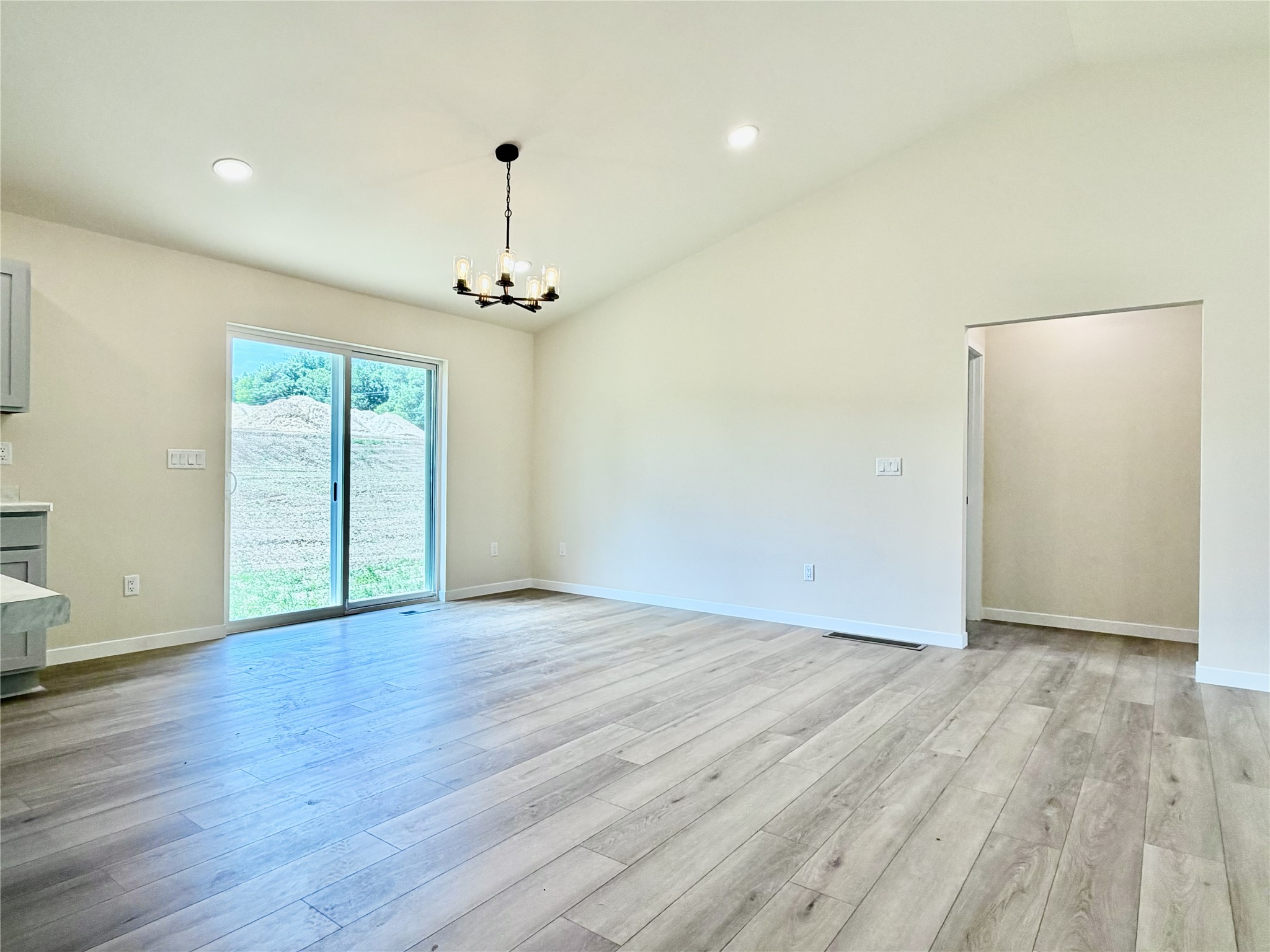 1351 Knapp Street Property Photo 7