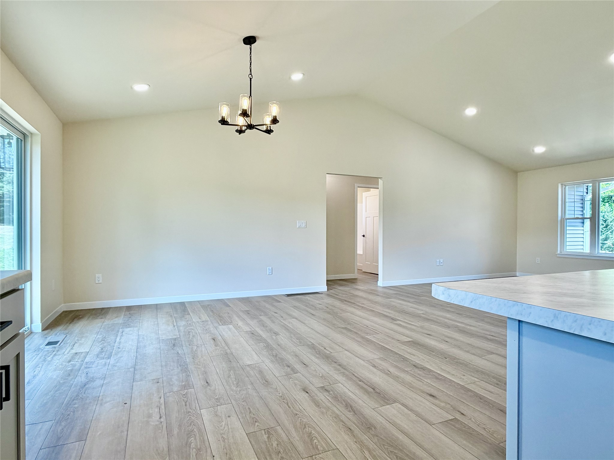 1351 Knapp Street Property Photo 8