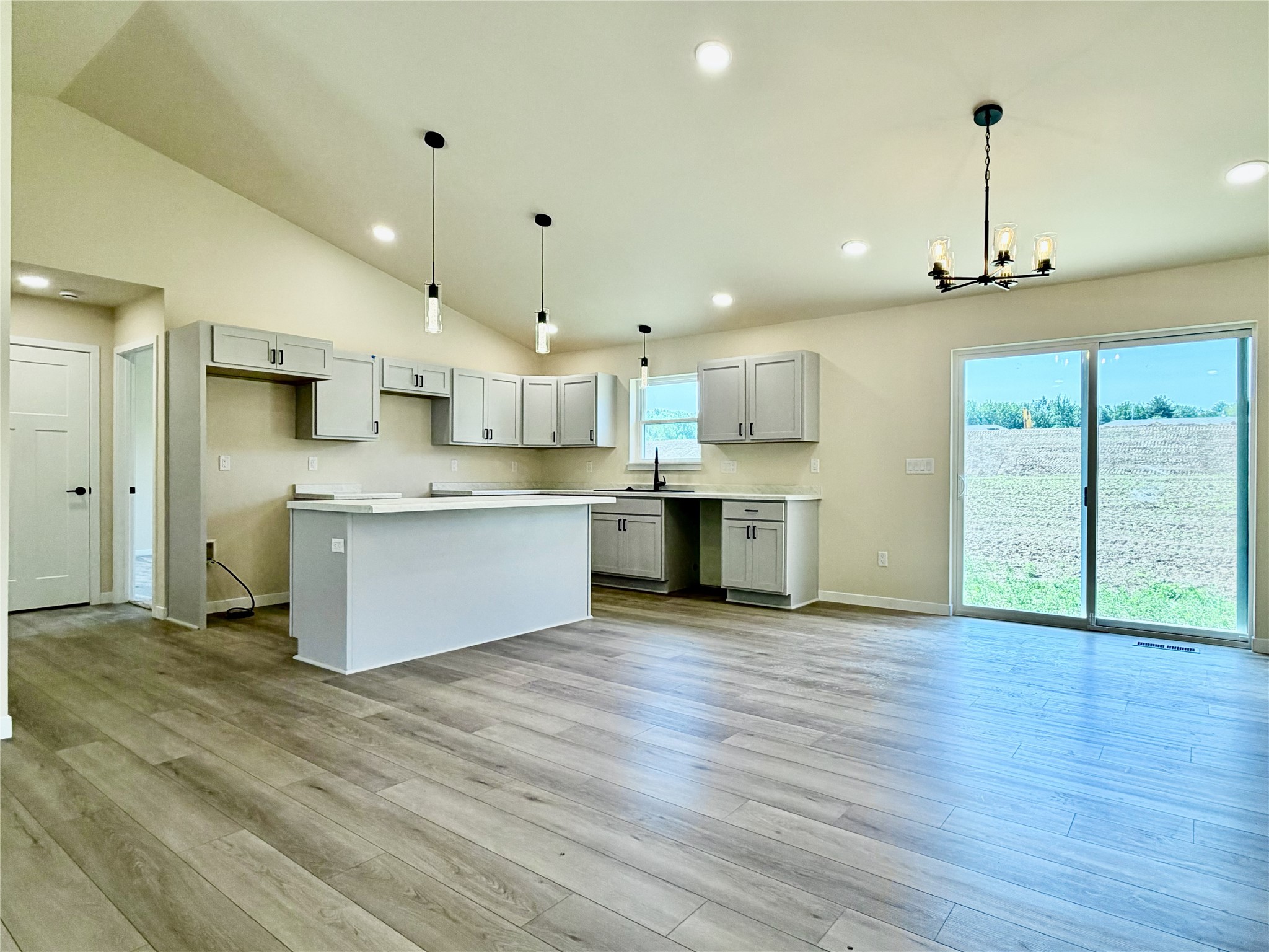 1351 Knapp Street Property Photo 10