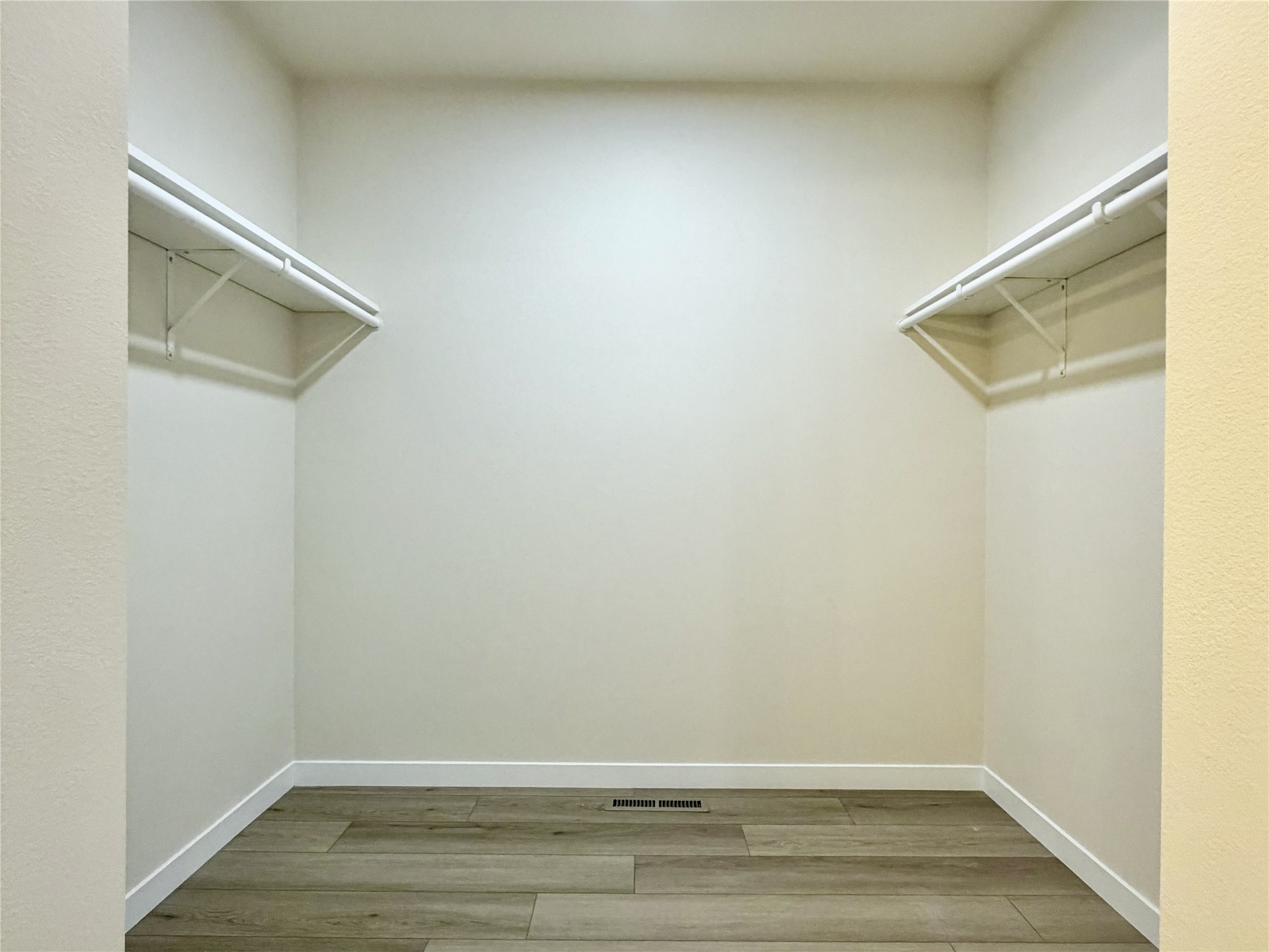 1351 Knapp Street Property Photo 21