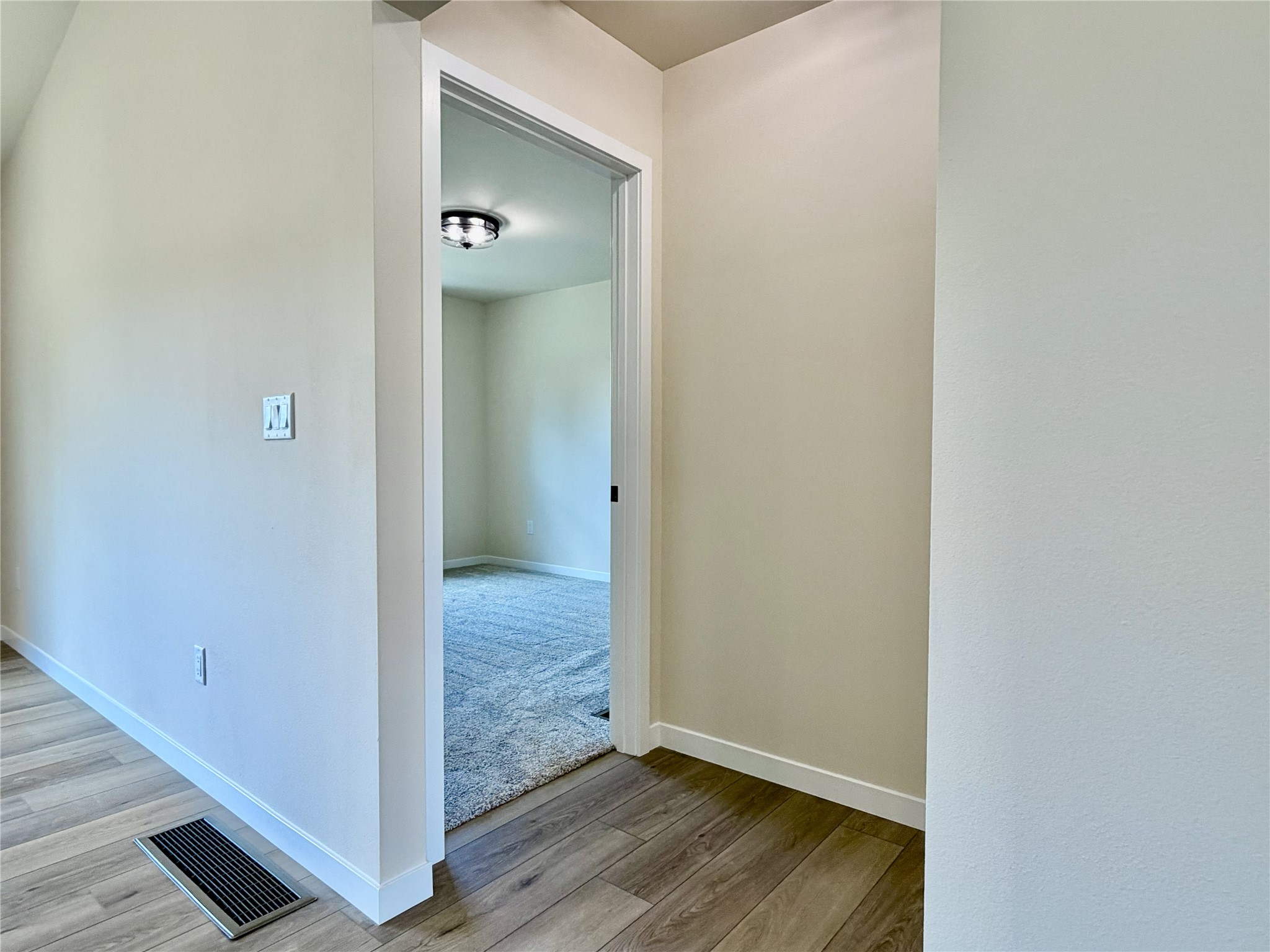 1351 Knapp Street Property Photo 22