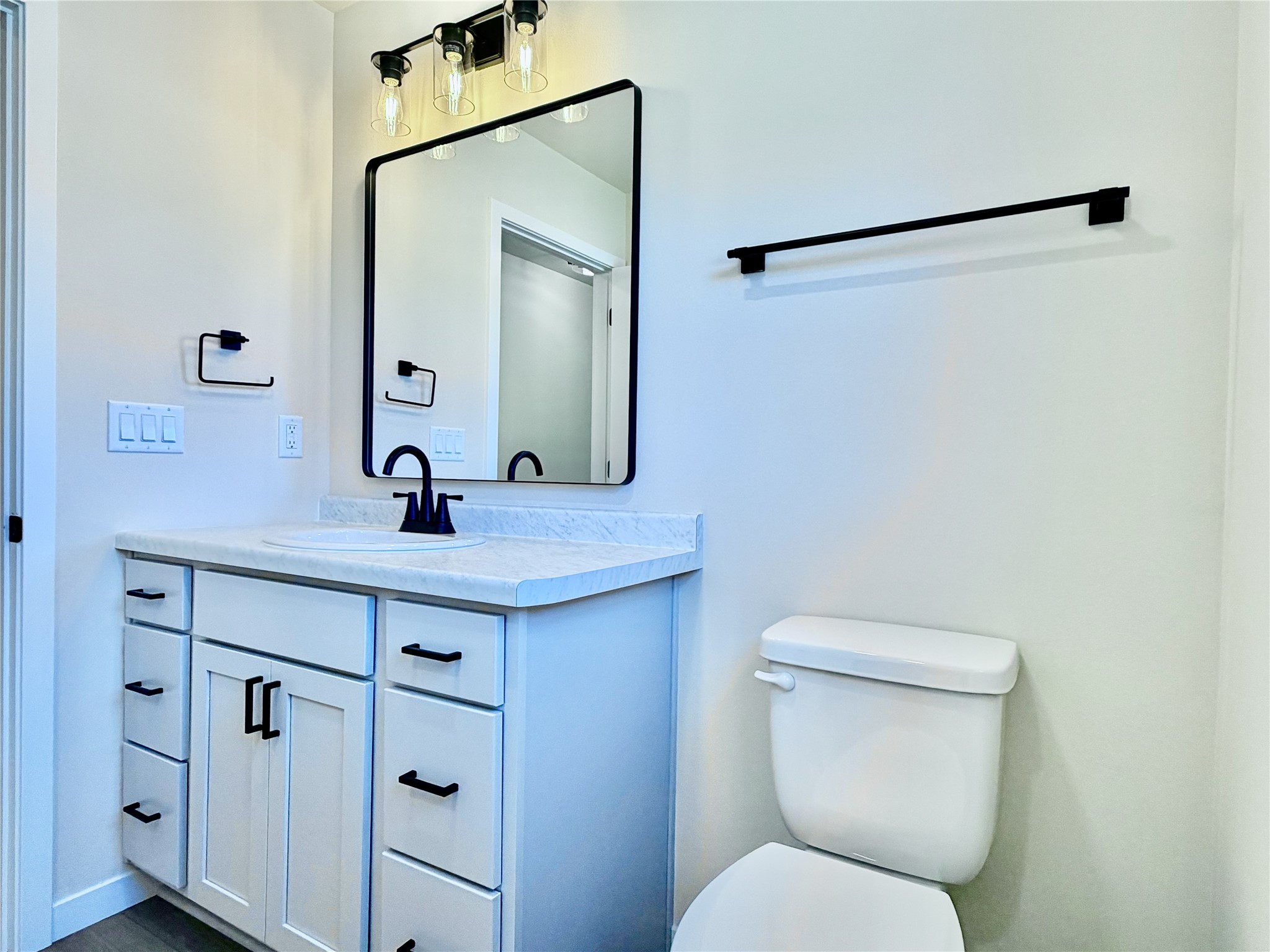 1351 Knapp Street Property Photo 27
