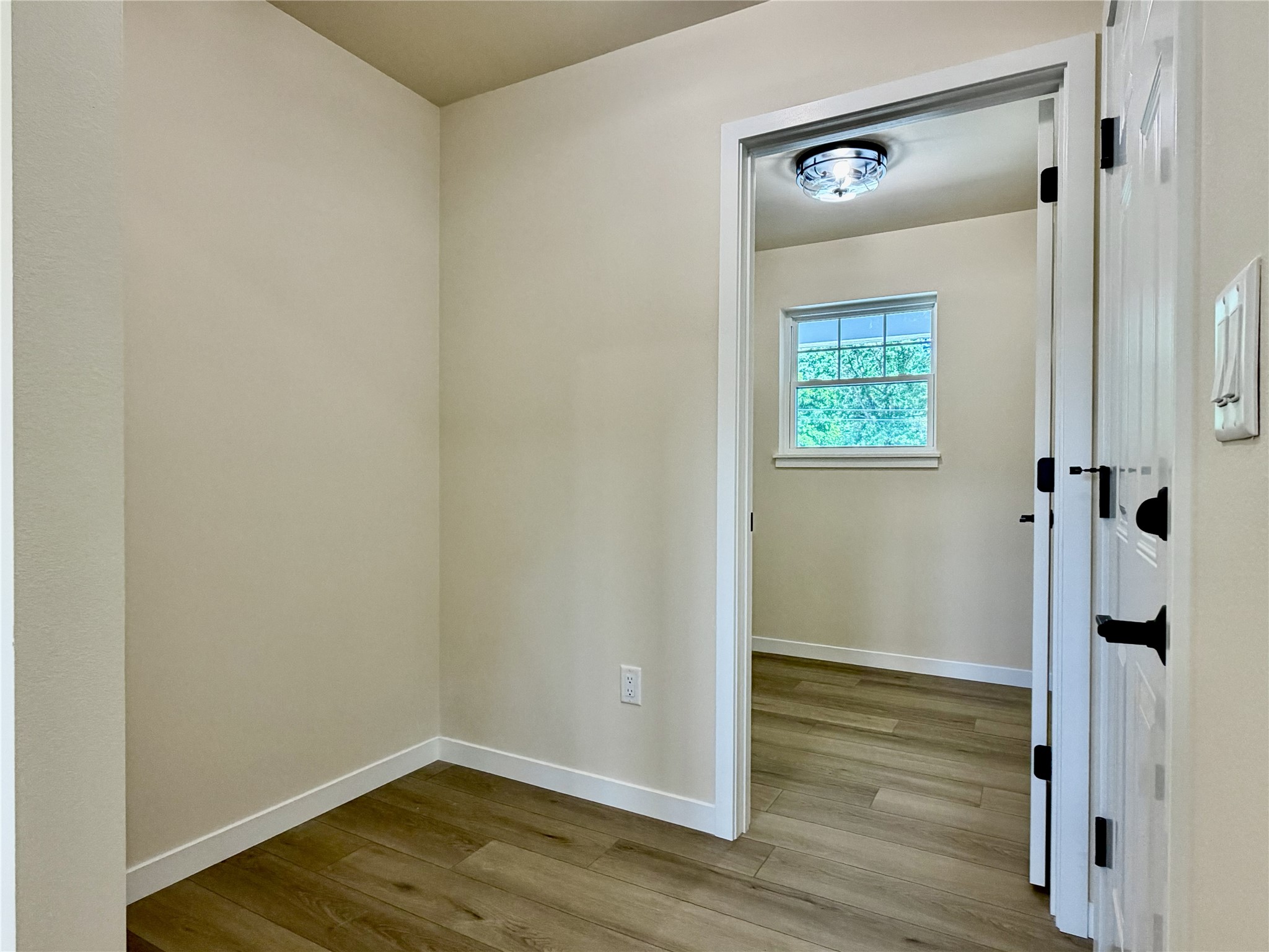 1351 Knapp Street Property Photo 34