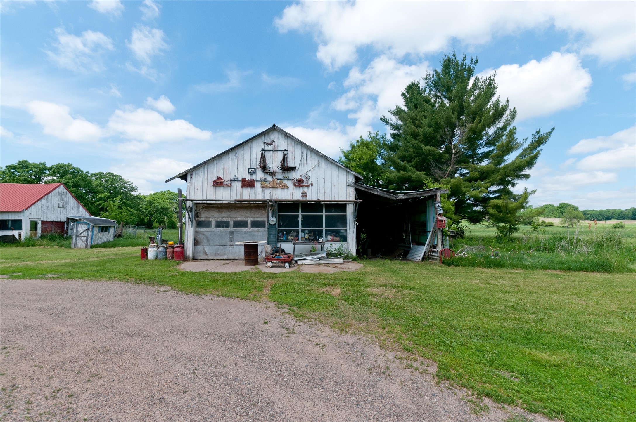 2062 3 1/2 Avenue Property Photo 3
