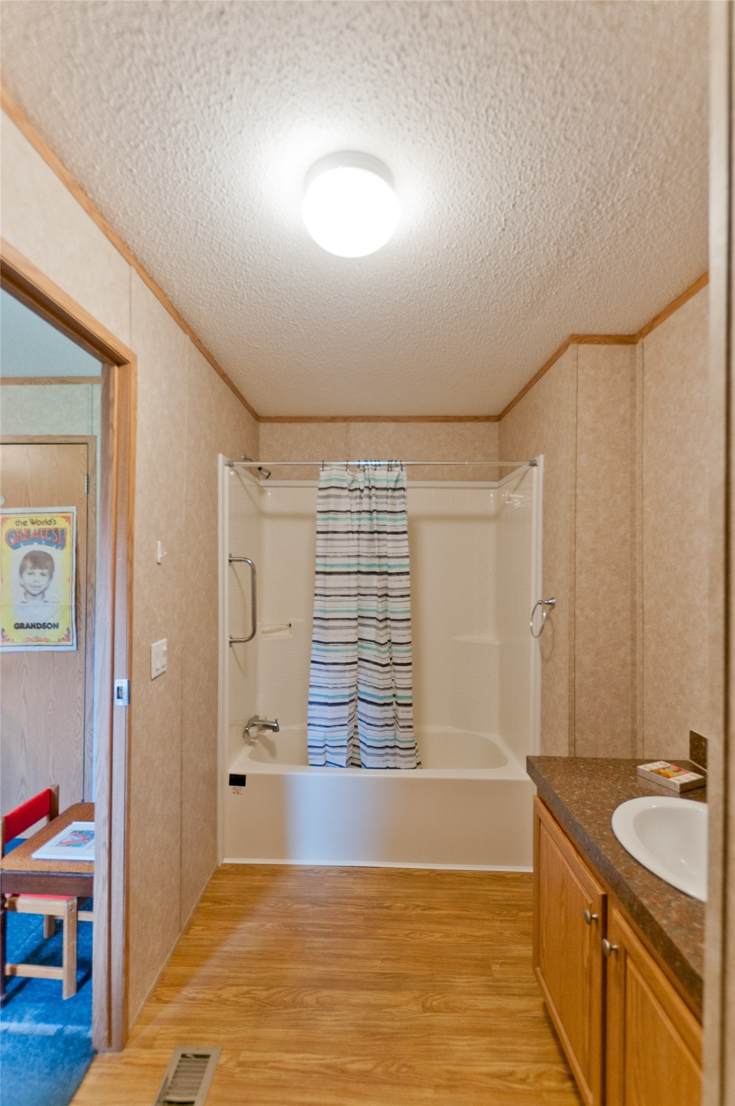 2062 3 1/2 Avenue Property Photo 27