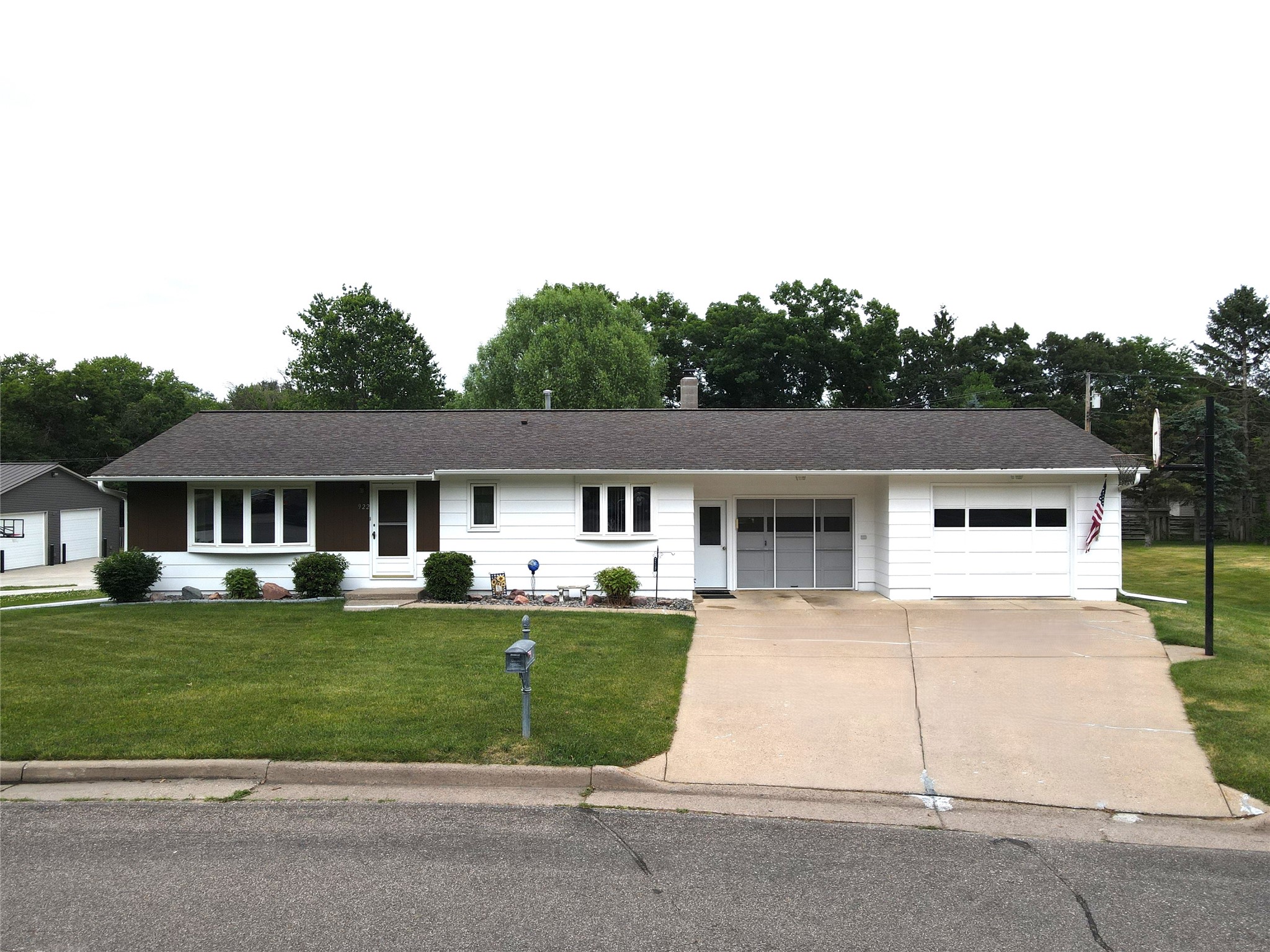 922 Auth Street Property Photo 1