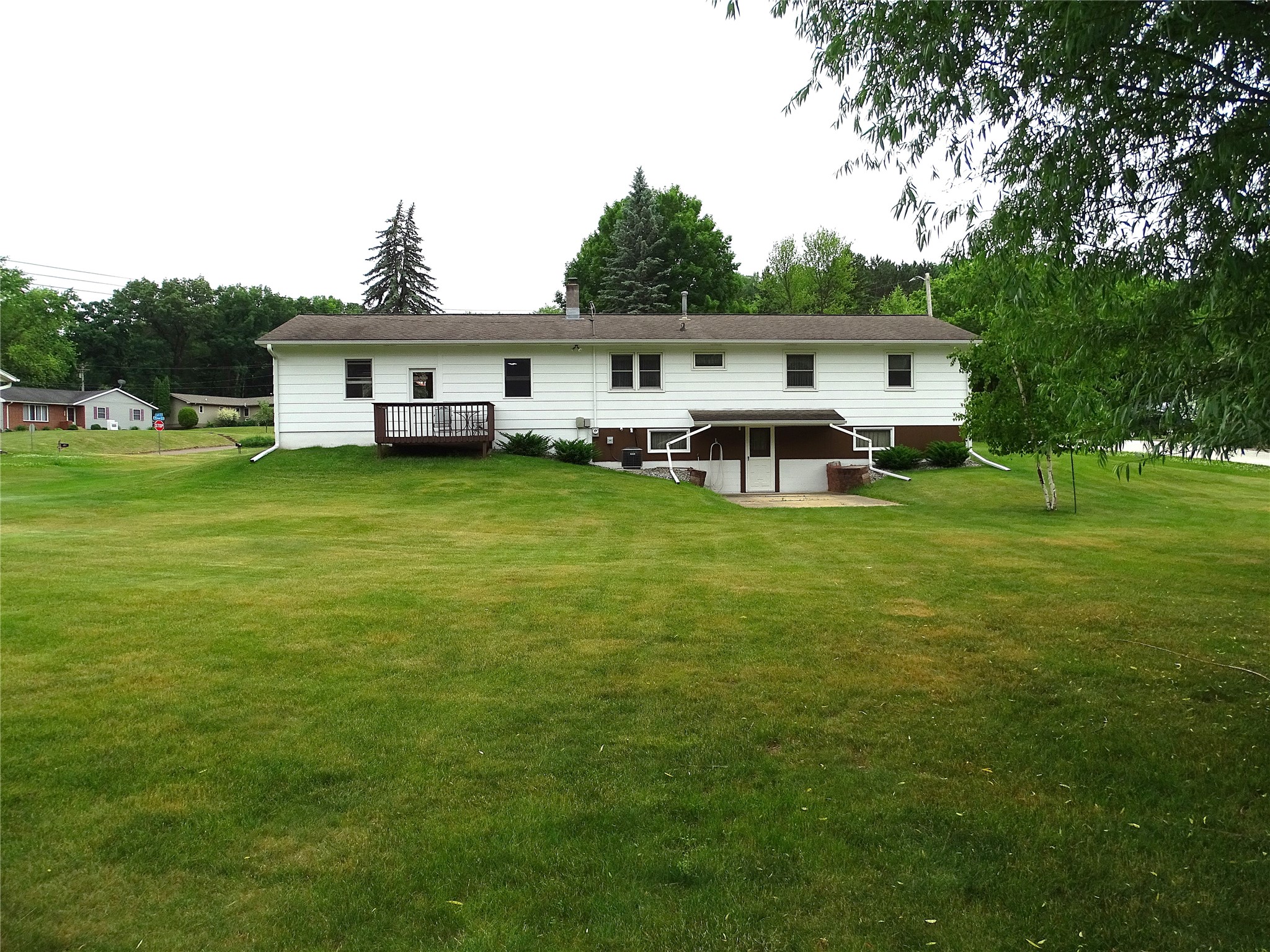 922 Auth Street Property Photo 5