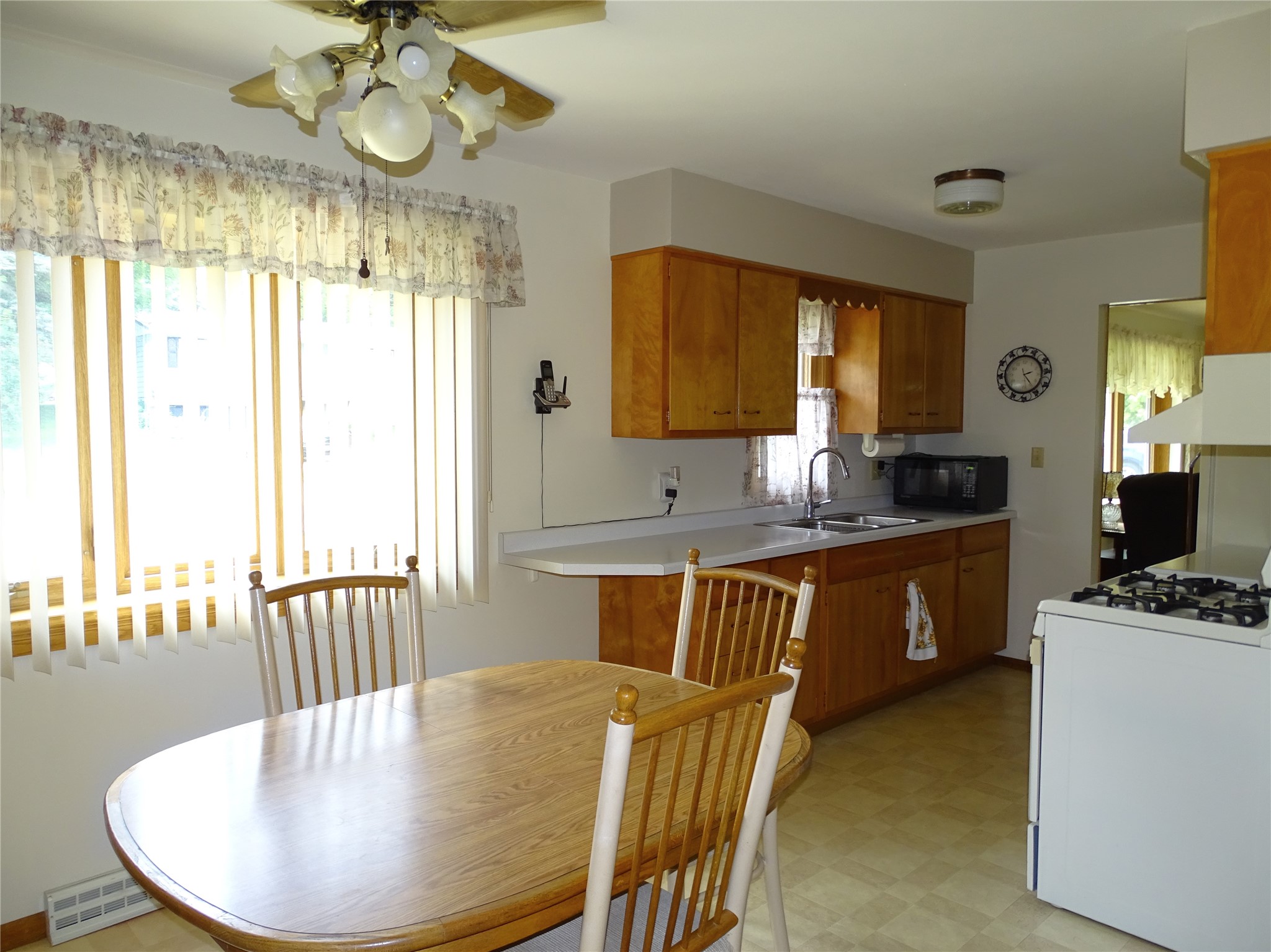 922 Auth Street Property Photo 16