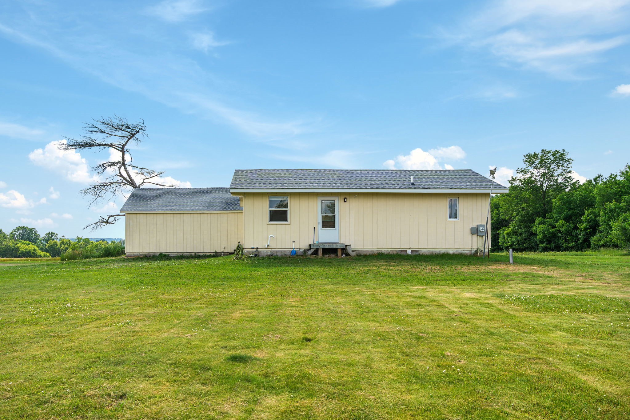 398 11 1/2 Ave Property Photo 1