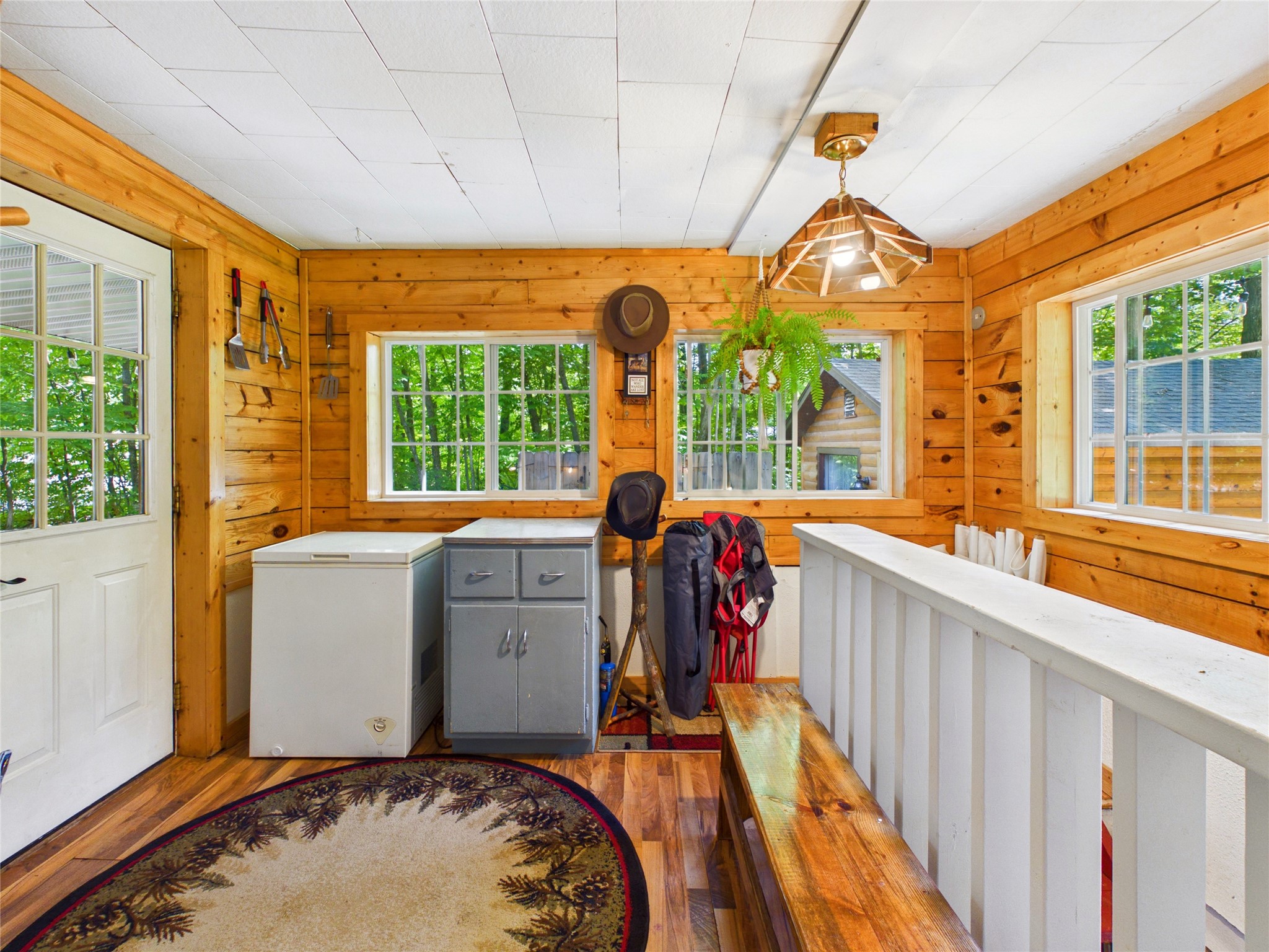 7709 N Lake Avenue Property Photo 12