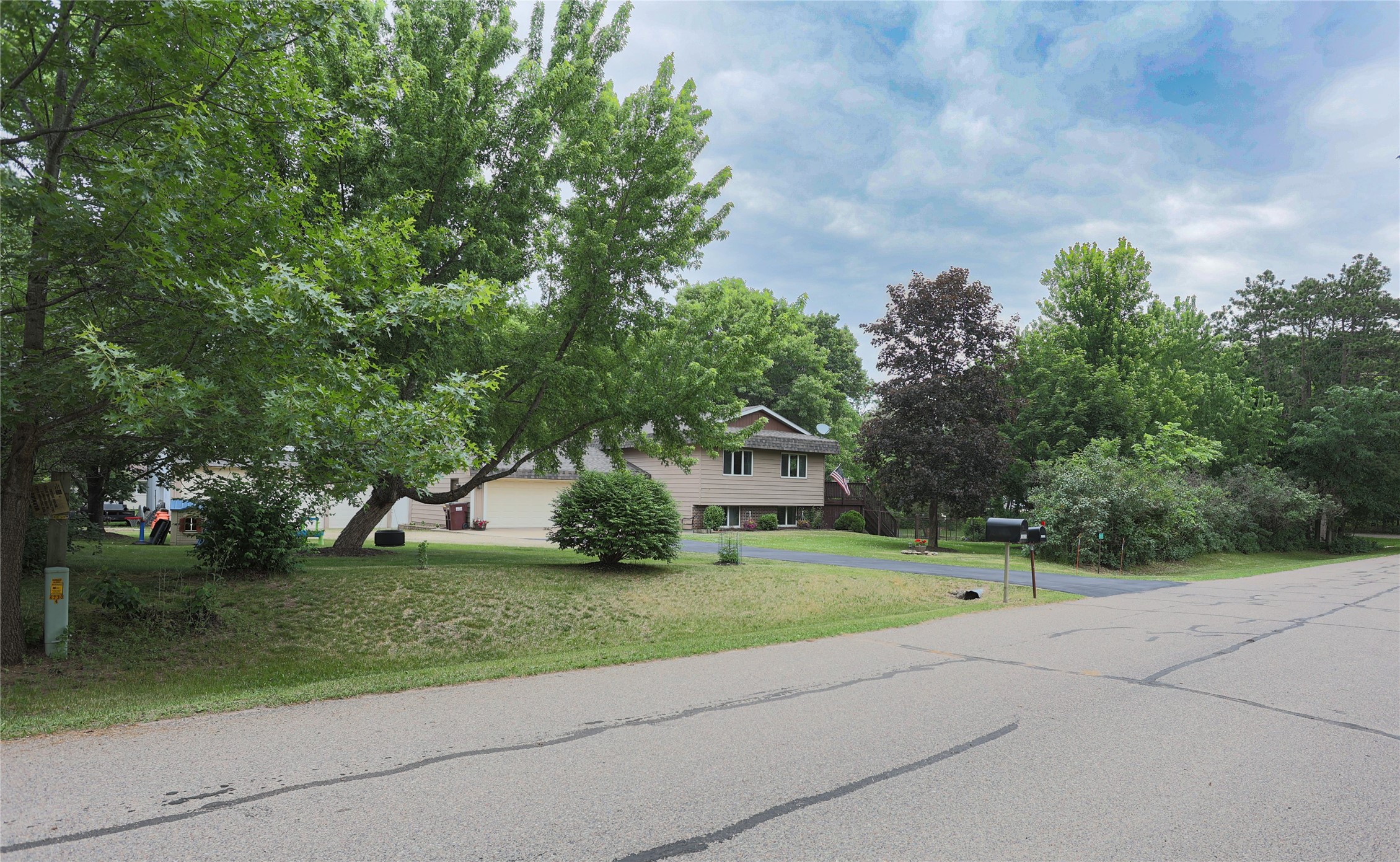 15785 Upper 193rd Street E Property Photo 6