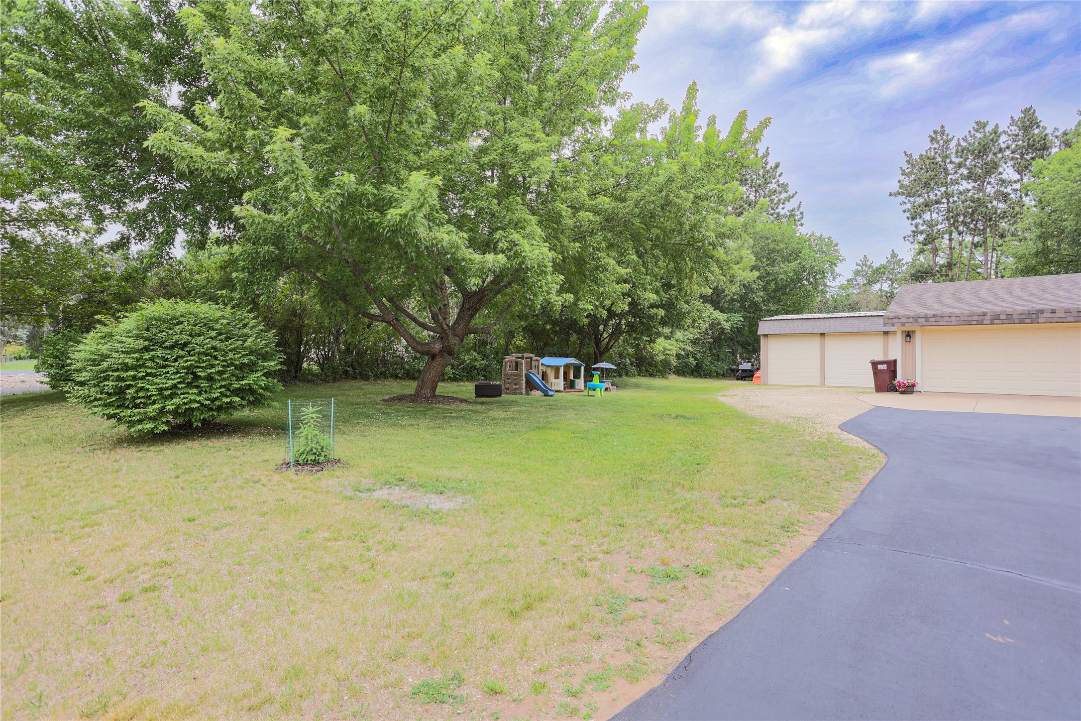 15785 Upper 193rd Street E Property Photo 8