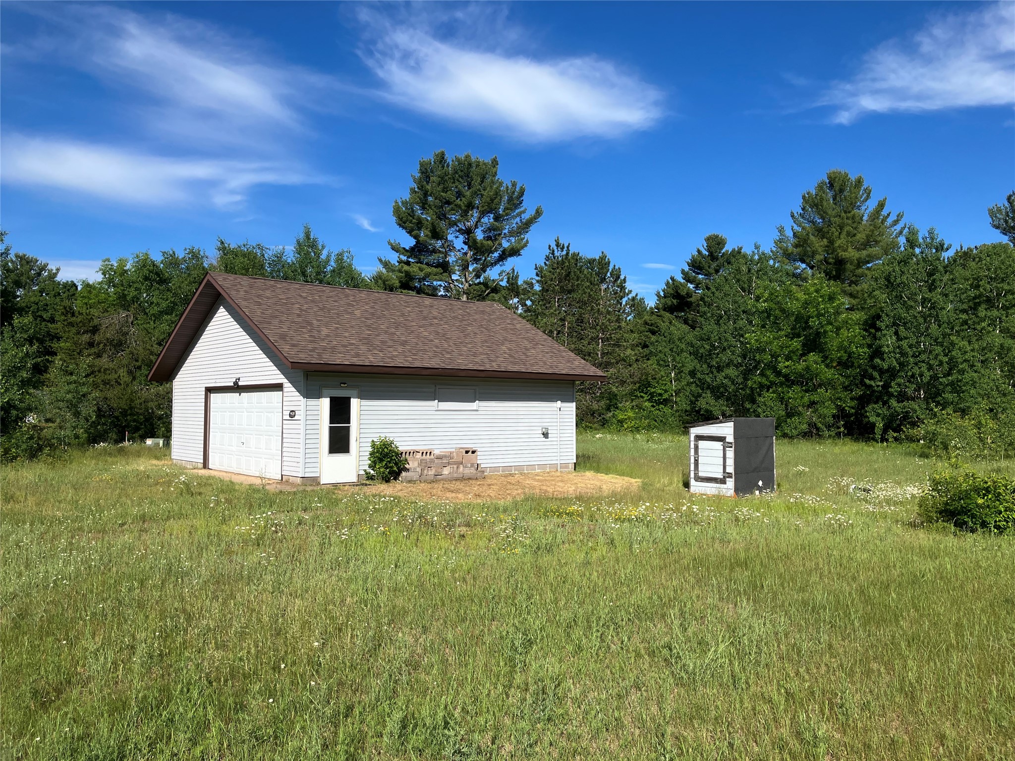 W638 Cozy Acres Road Property Photo 1