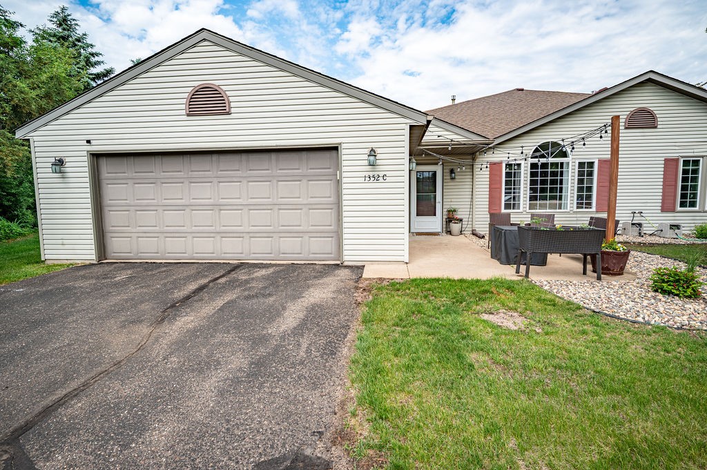 1352 Carriage Drive C Property Photo 12