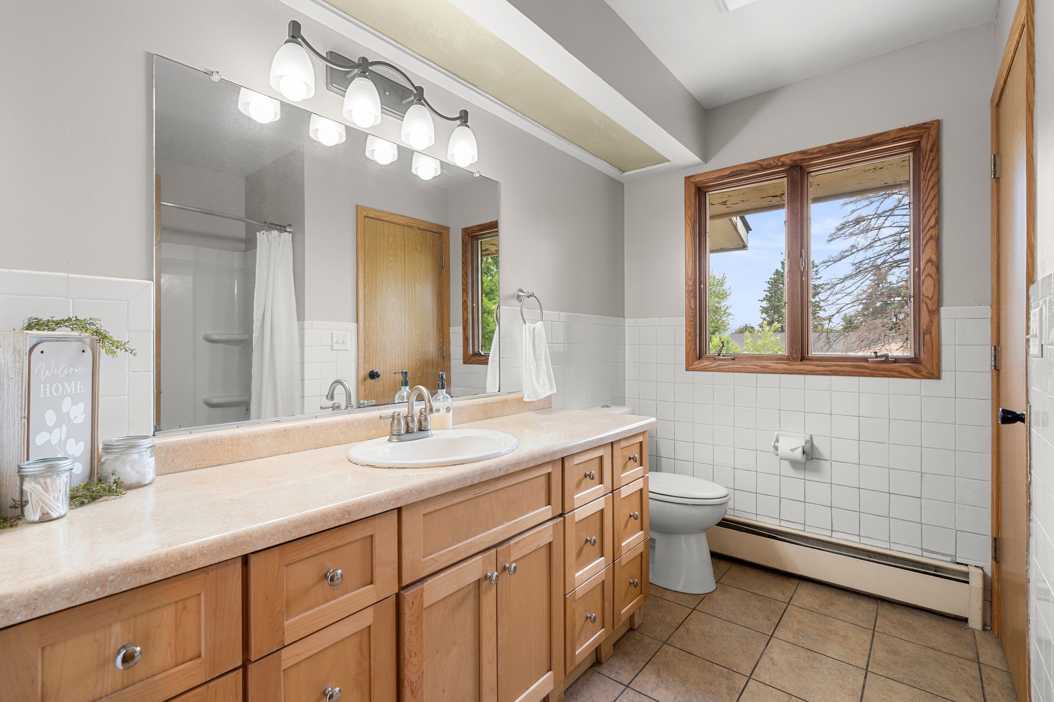 628 E Wisconsin Avenue Property Photo 28