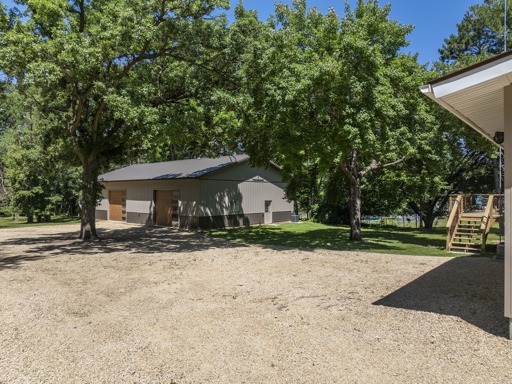 1121 E Laneville Avenue Property Photo 6