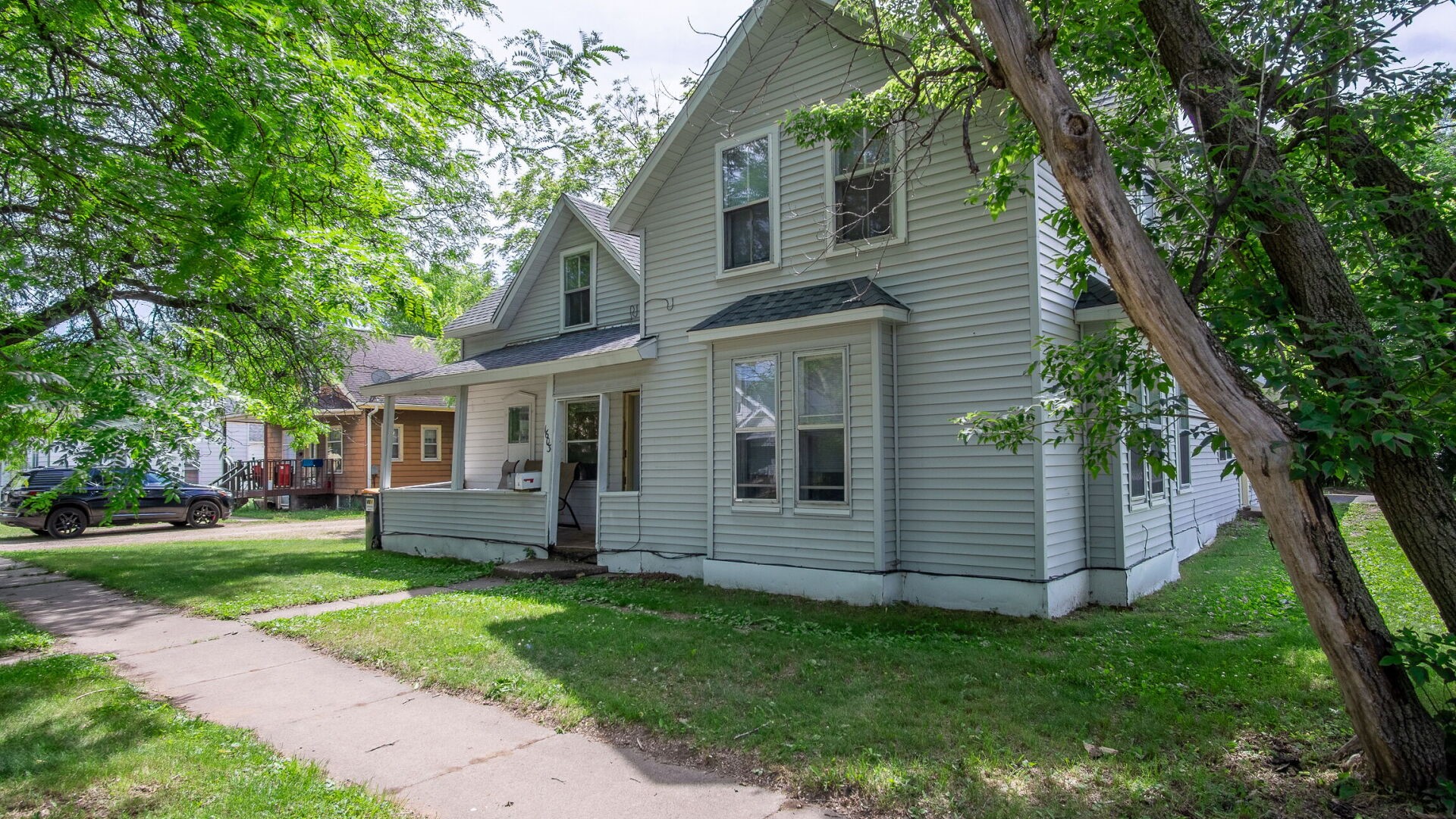 1603 6th Street E A & B Property Photo 1
