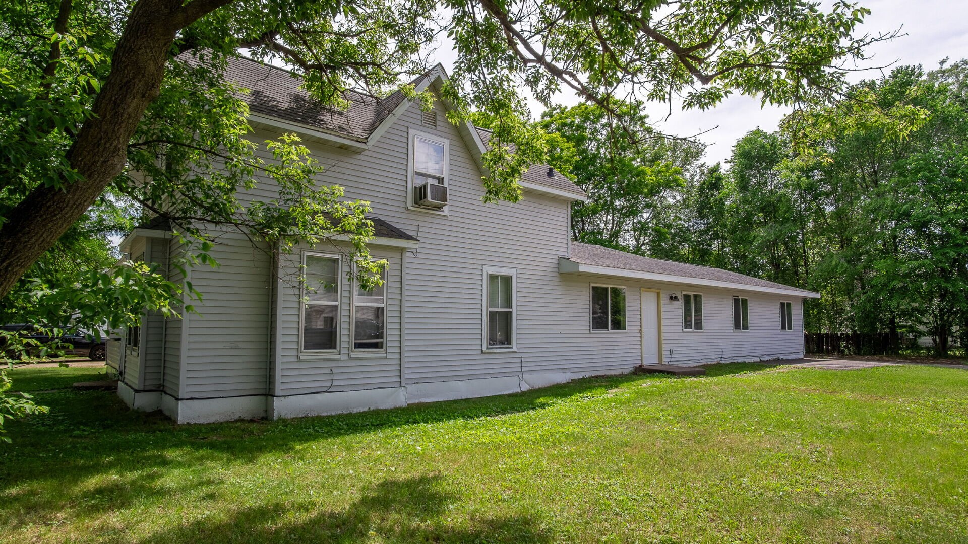 1603 6th Street E A & B Property Photo 2