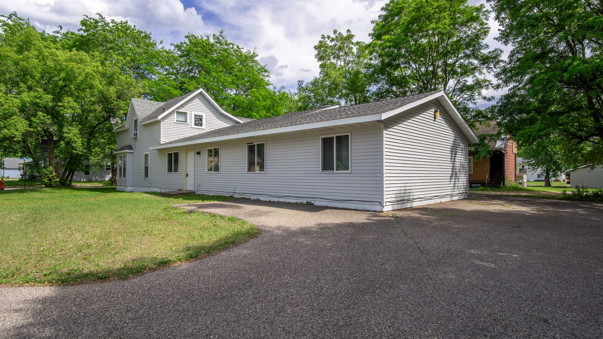 1603 6th Street E A & B Property Photo 5