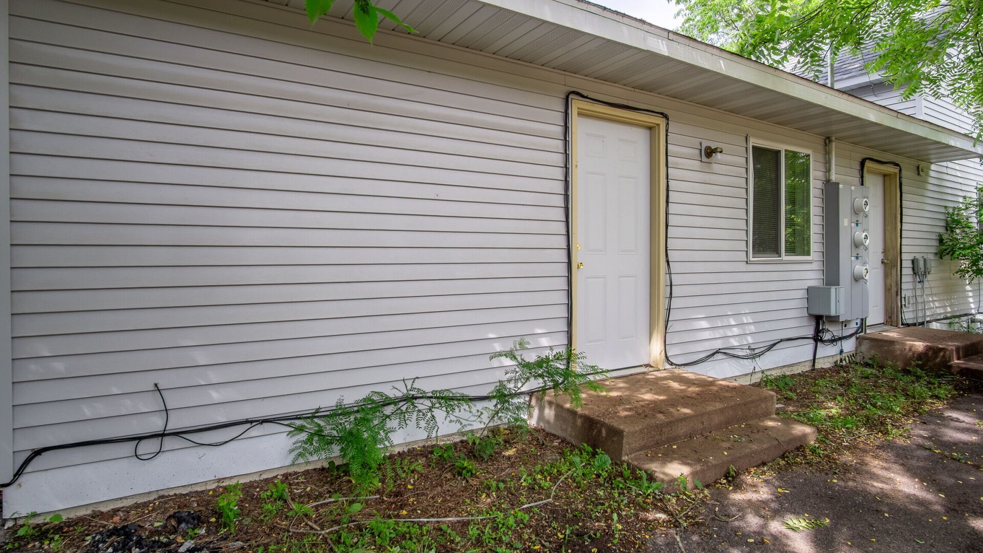 1603 6th Street E A & B Property Photo 6