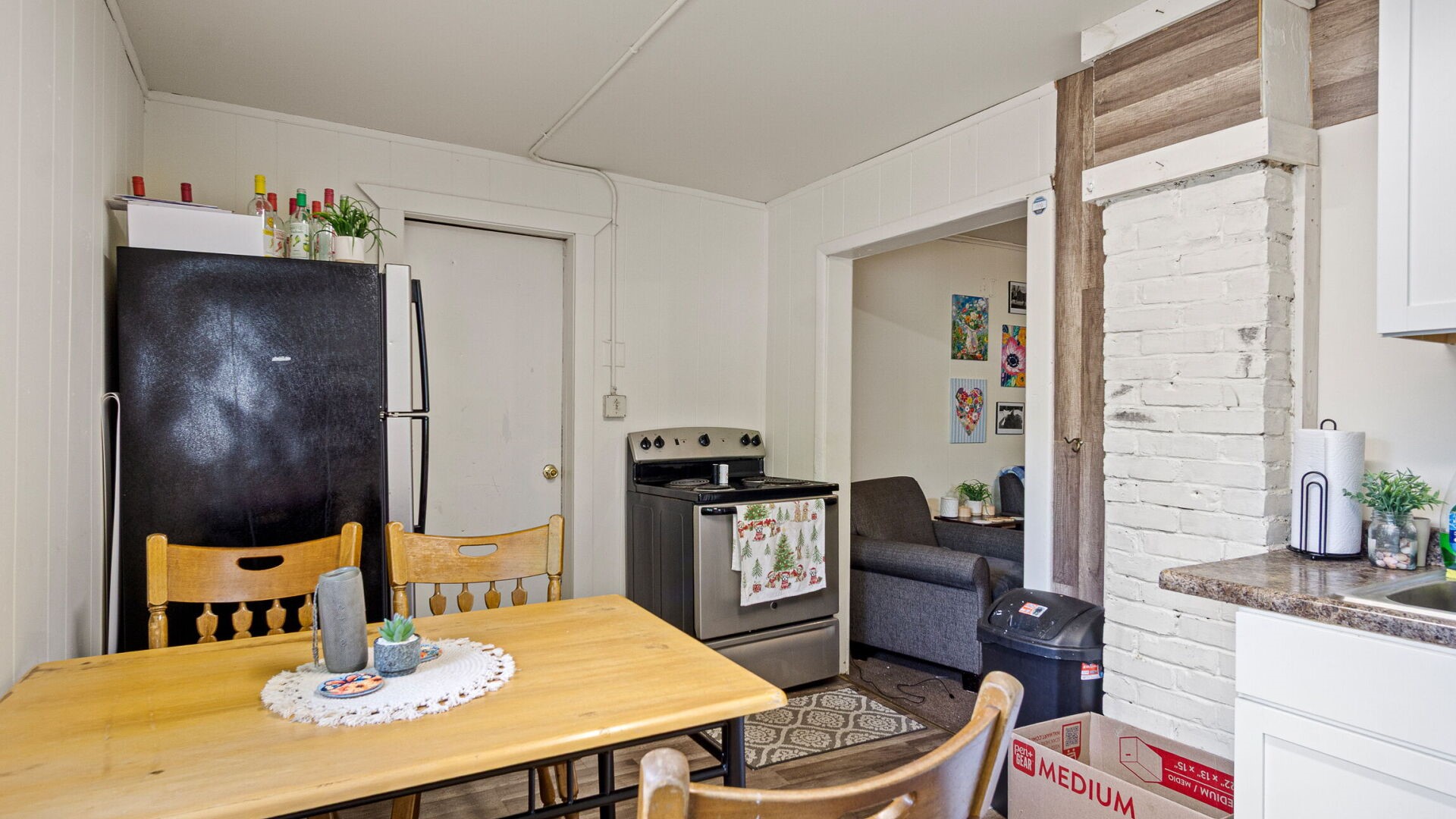 1603 6th Street E A & B Property Photo 11
