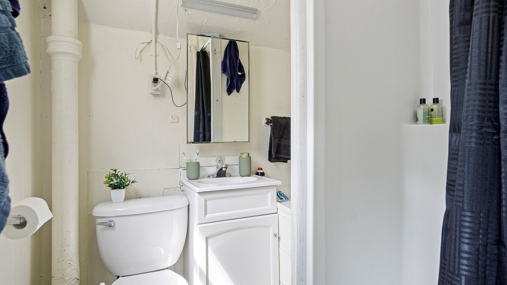 1603 6th Street E A & B Property Photo 27