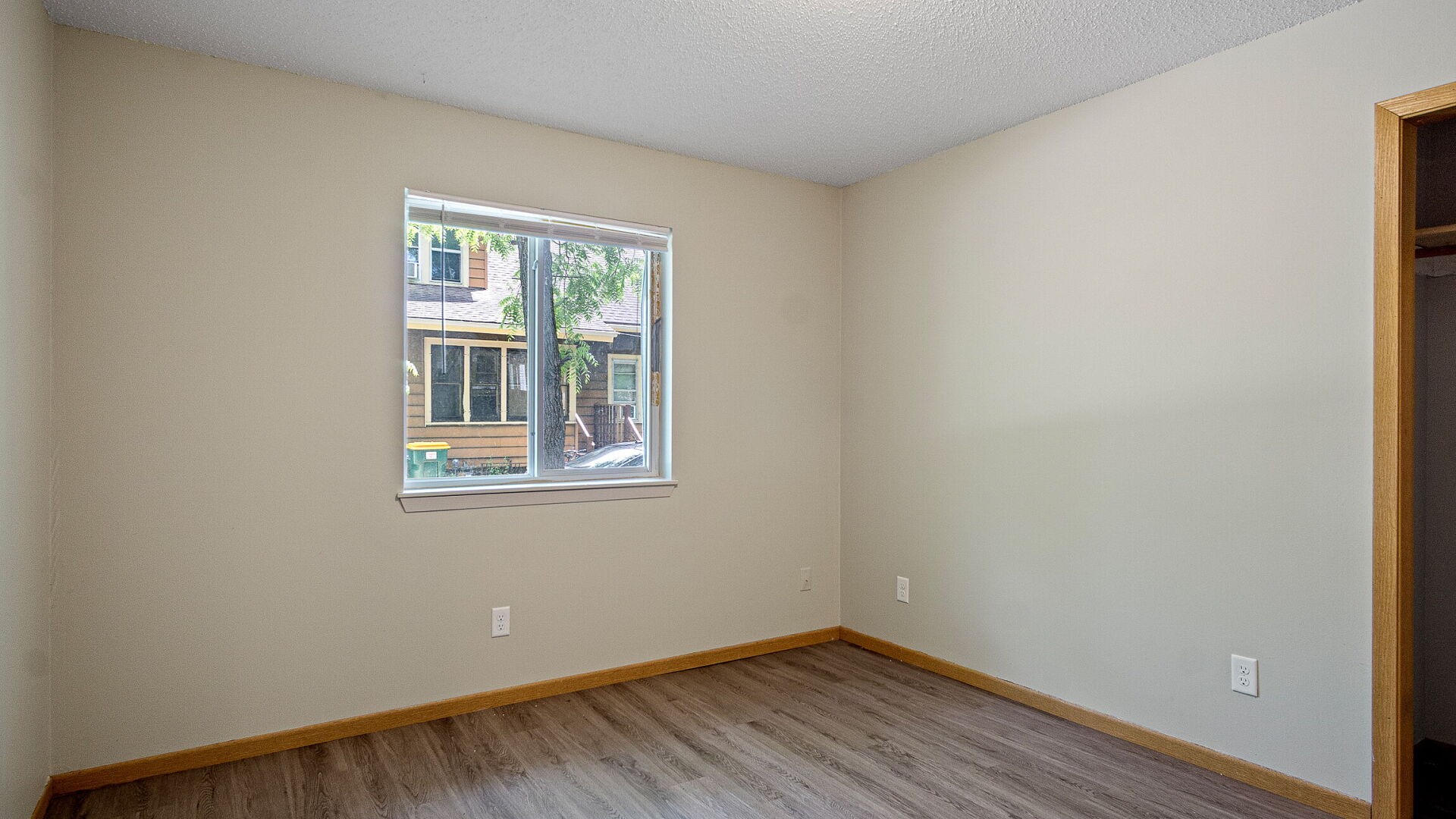 1603 6th Street E A & B Property Photo 38