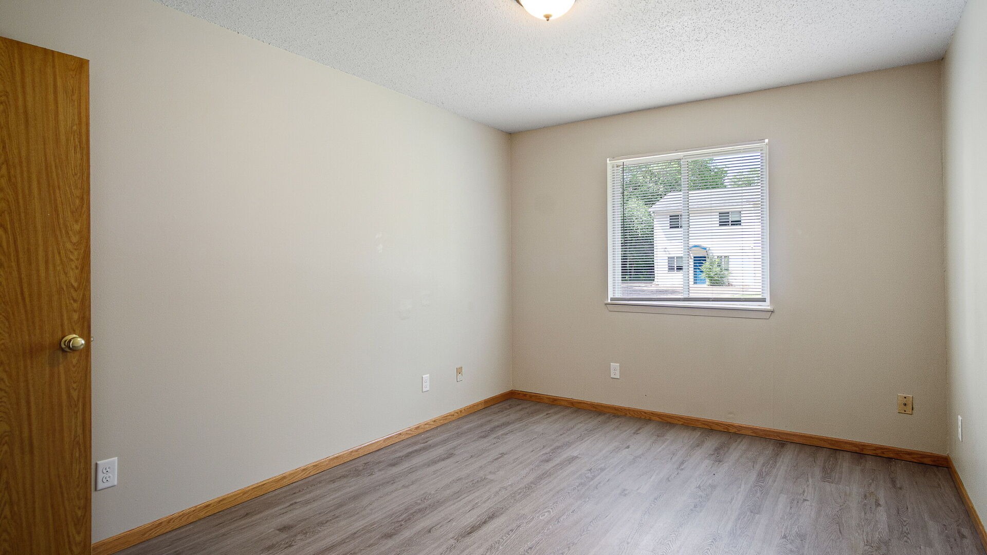 1603 6th Street E A & B Property Photo 42