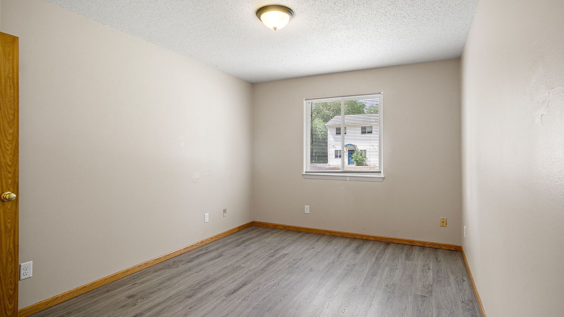 1603 6th Street E A & B Property Photo 44