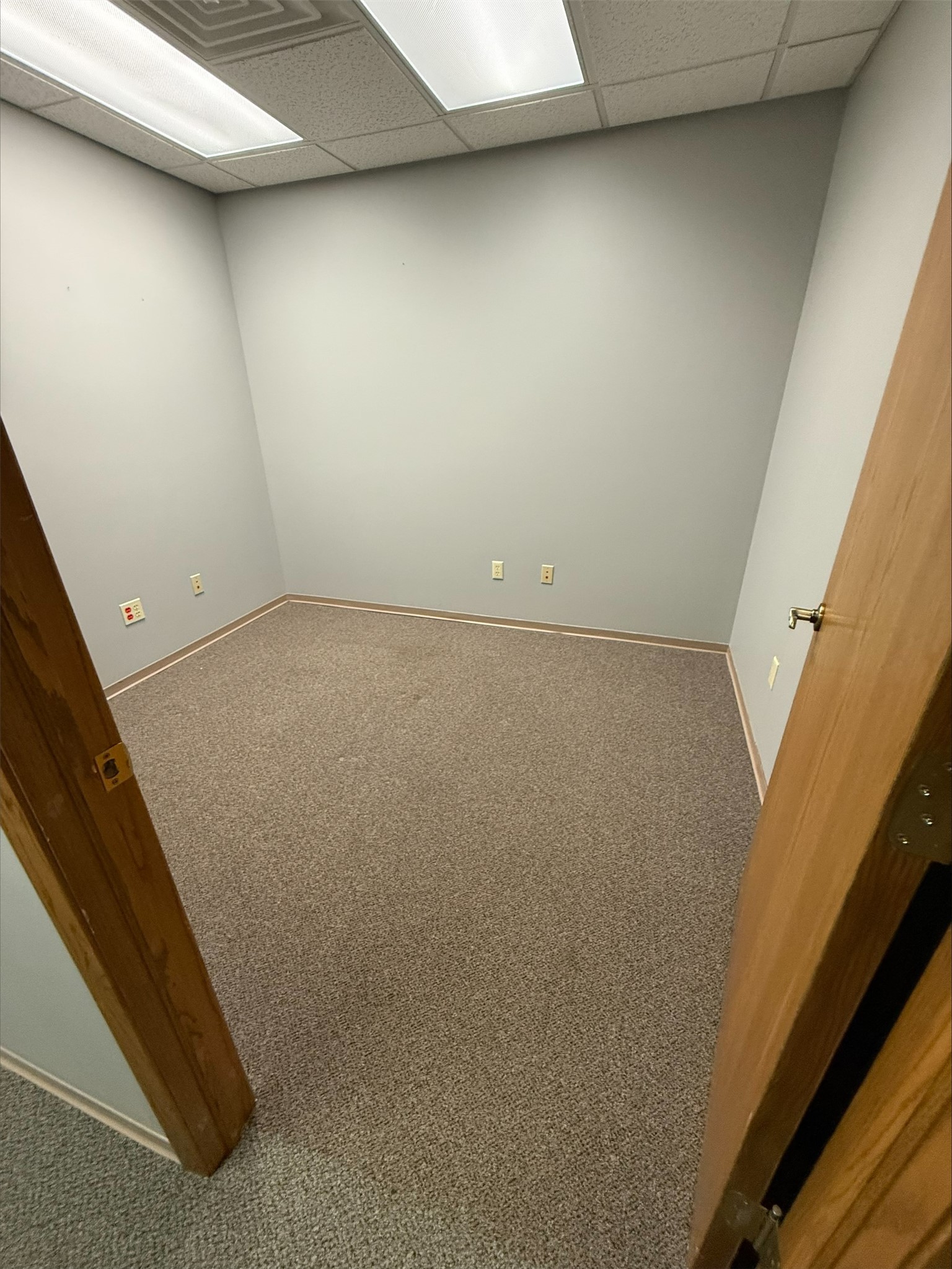 102 S River Street Property Photo 6