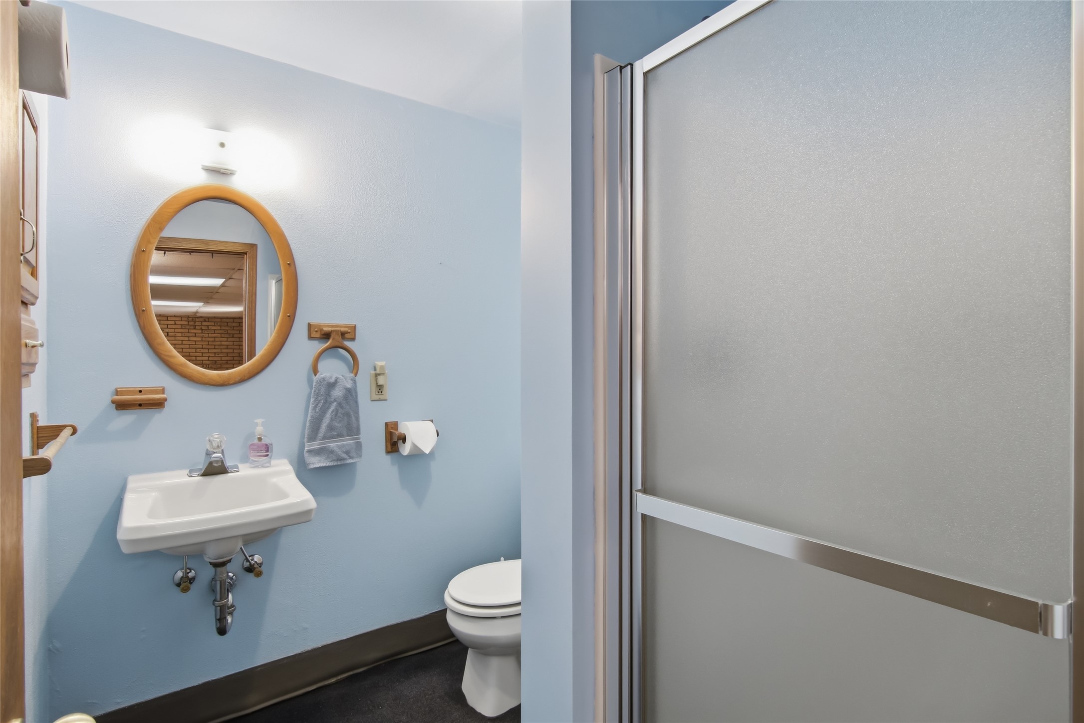 2217 Freeway Drive Property Photo 22