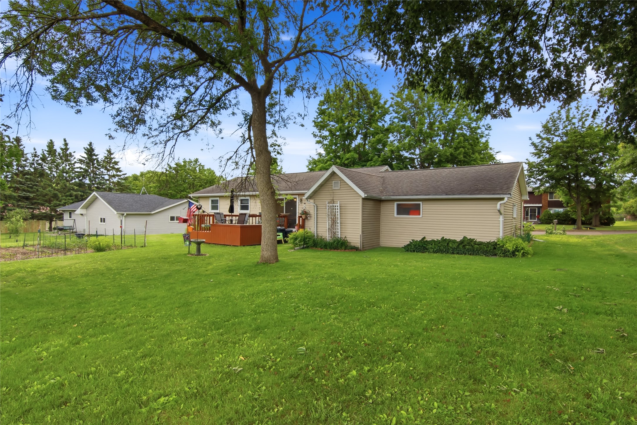 2217 Freeway Drive Property Photo 23