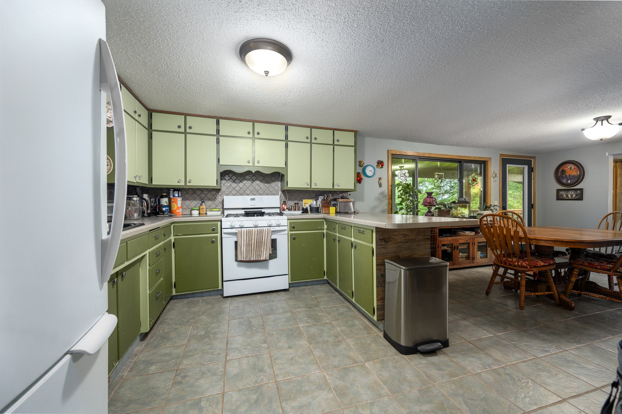 2563 17th Avenue Property Photo 8