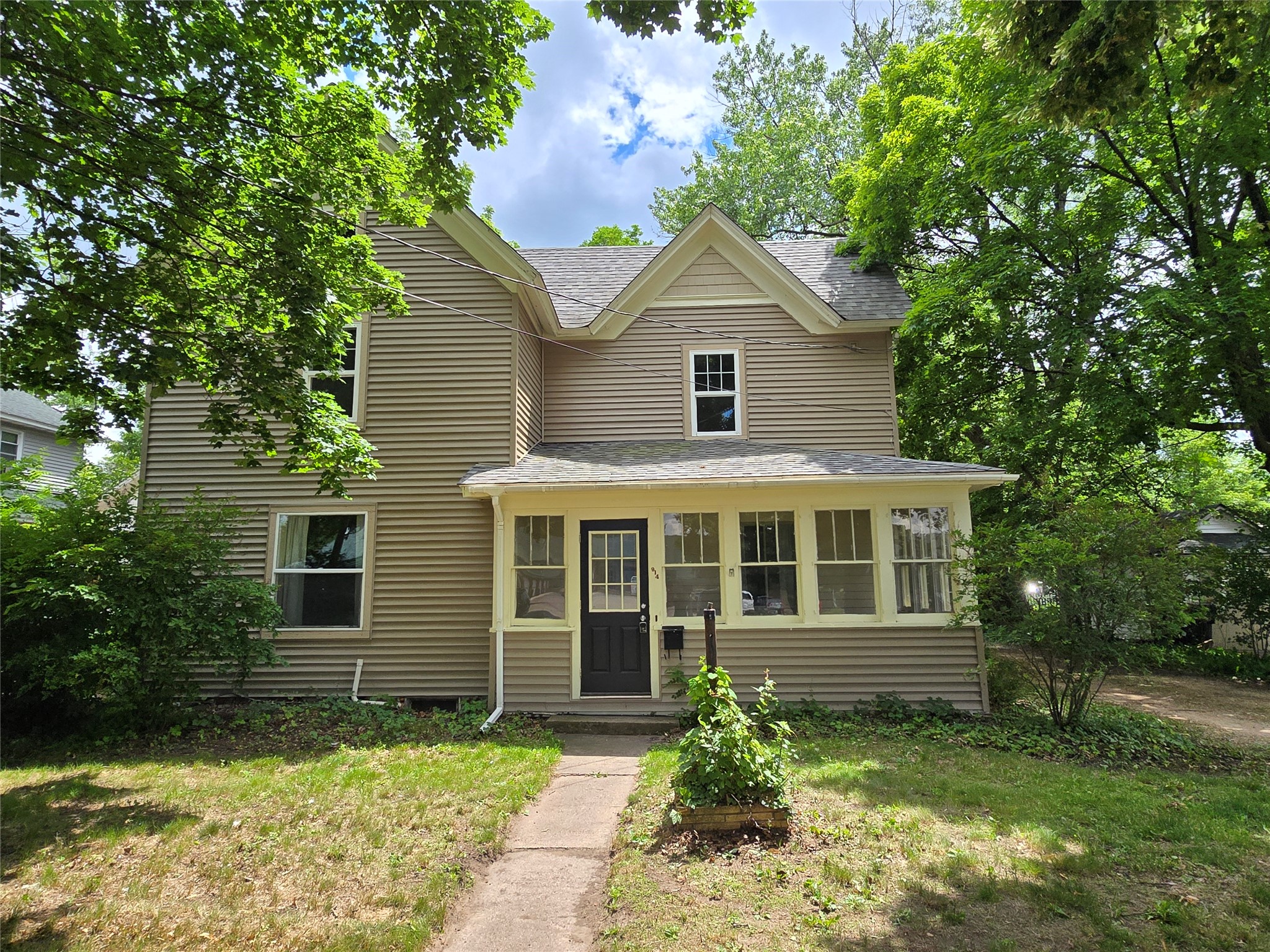 914 6th Avenue E Property Photo 1