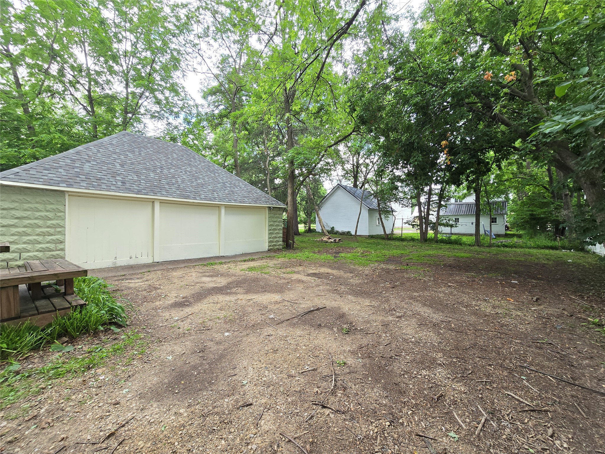 914 6th Avenue E Property Photo 4