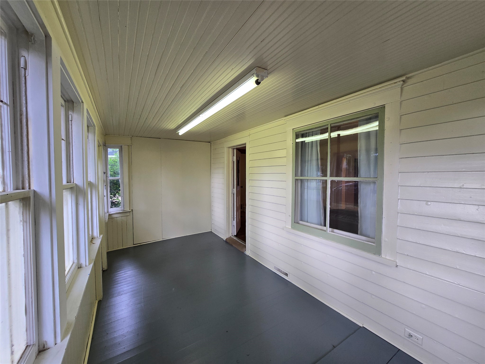 914 6th Avenue E Property Photo 6