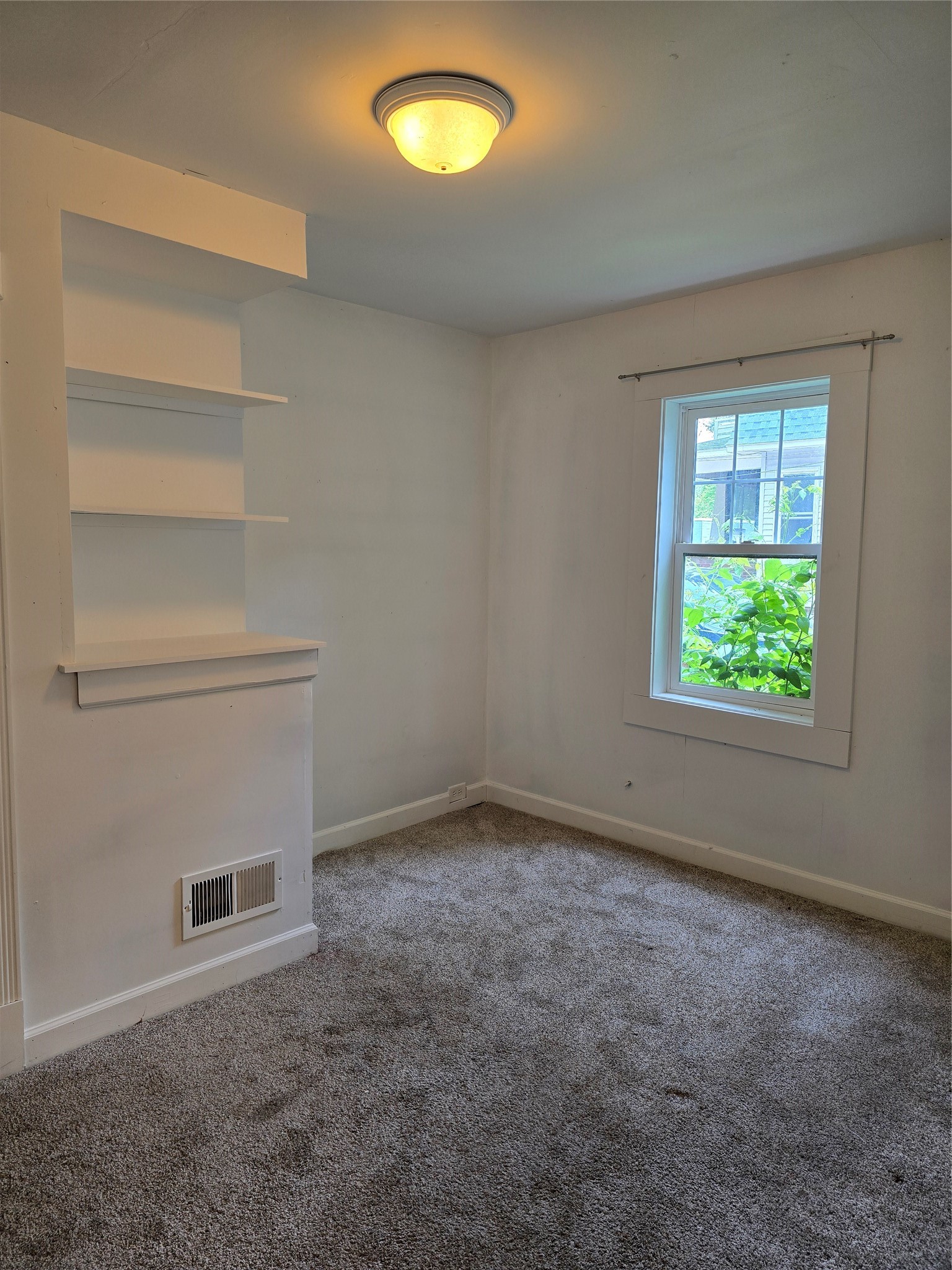 914 6th Avenue E Property Photo 7
